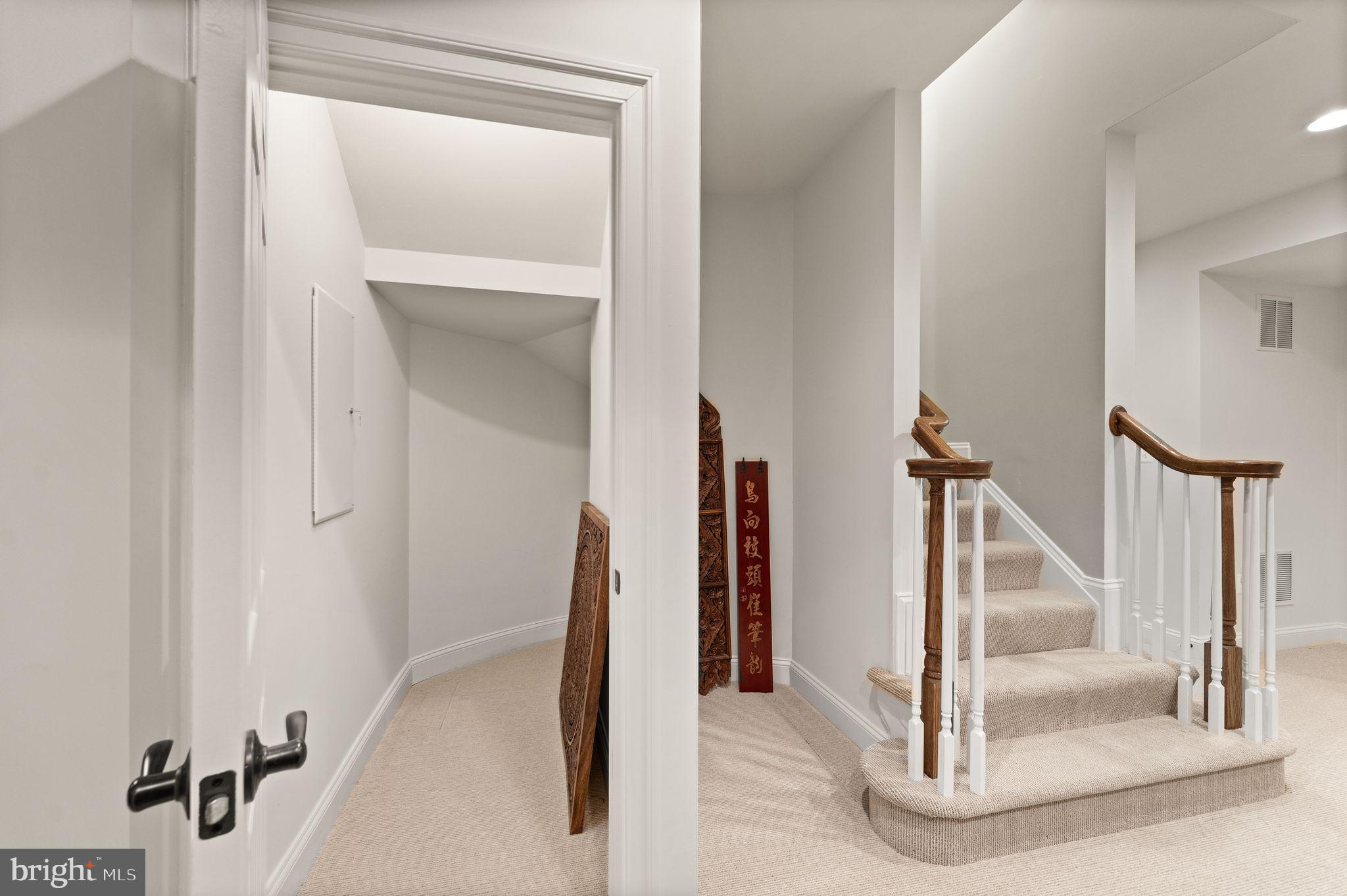 JAGUAR/YORKTOWN - Residential