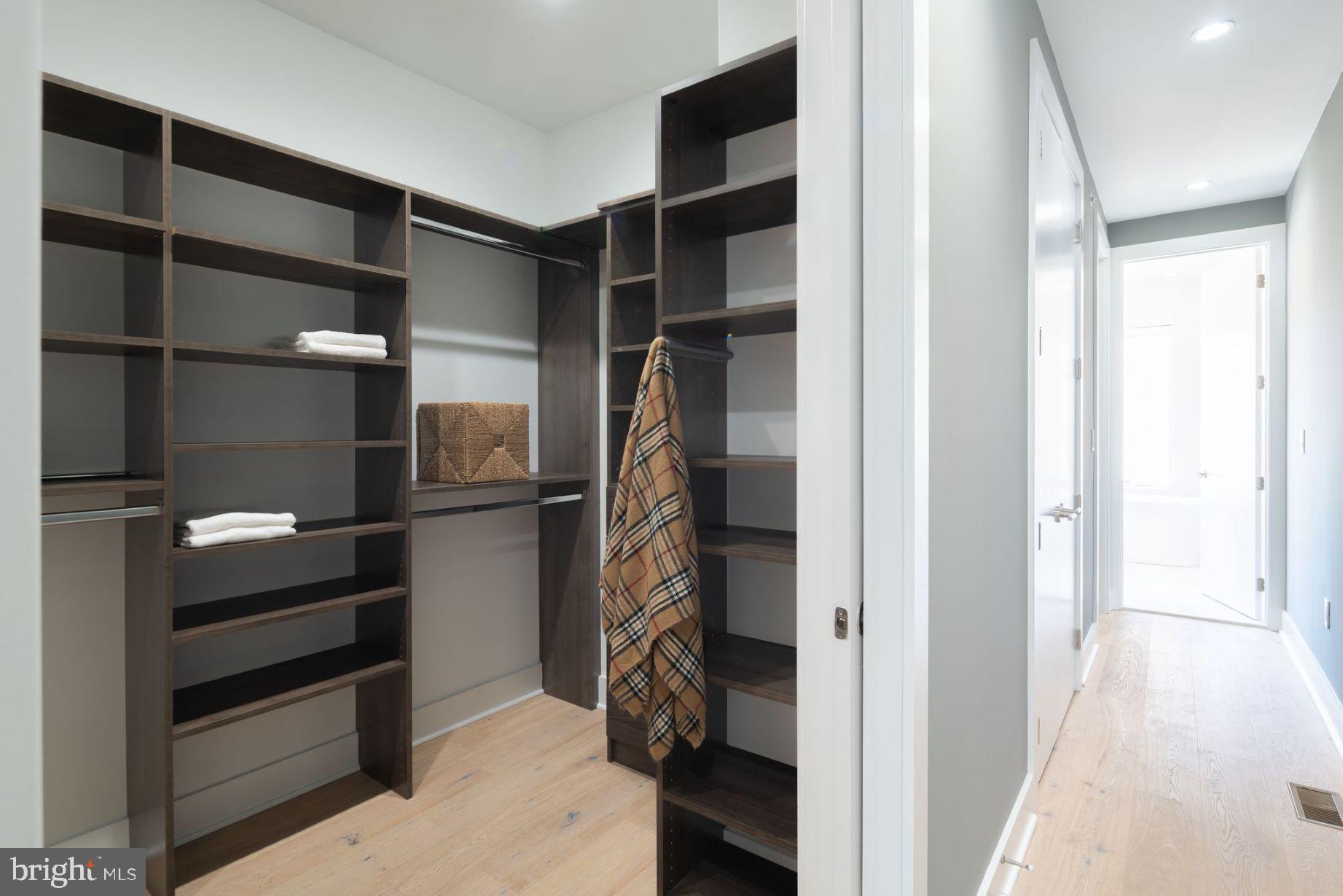 BELLA VISTA - Residential