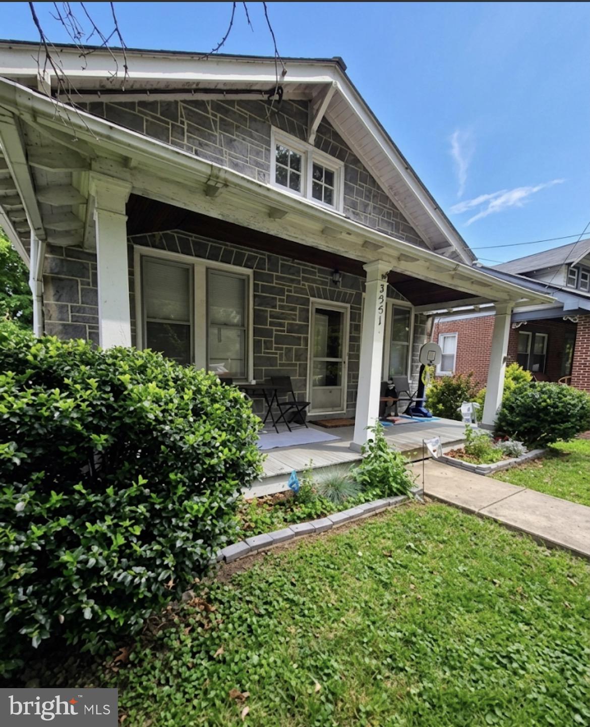 2551 FAIRVIEW AVENUE