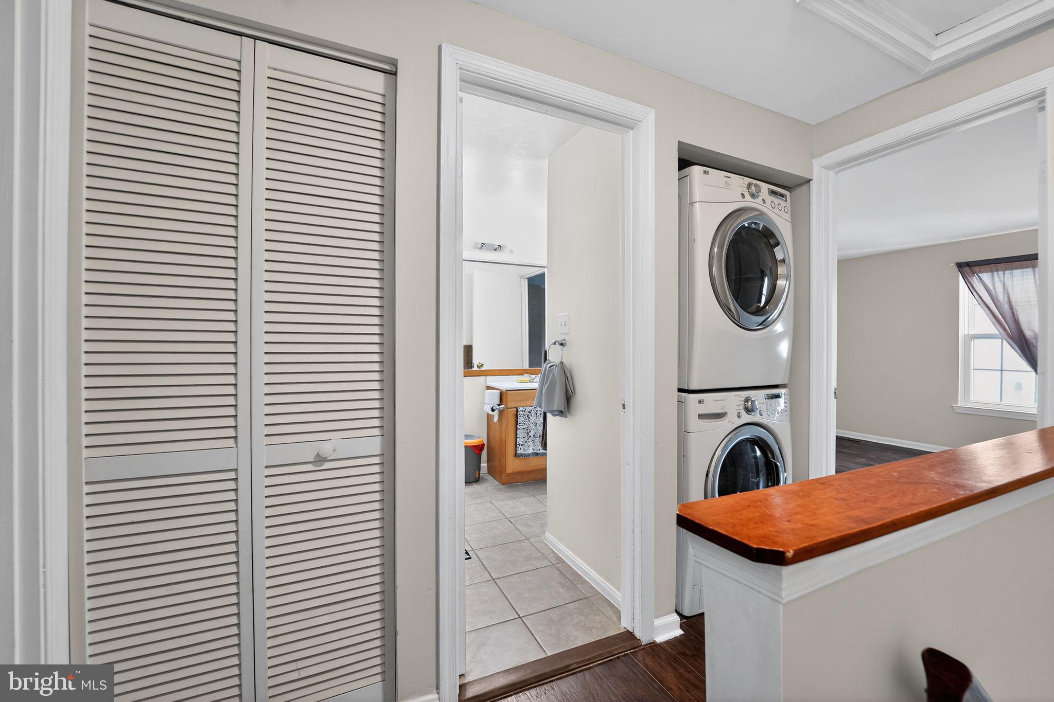 CLOVERLEAF TOWNHOUSES - Residential