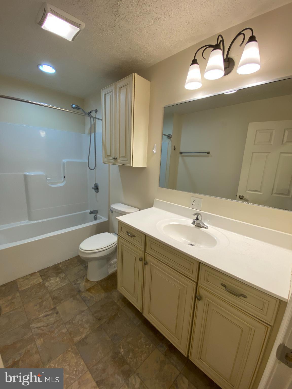 STONEY RUN - Residential Lease