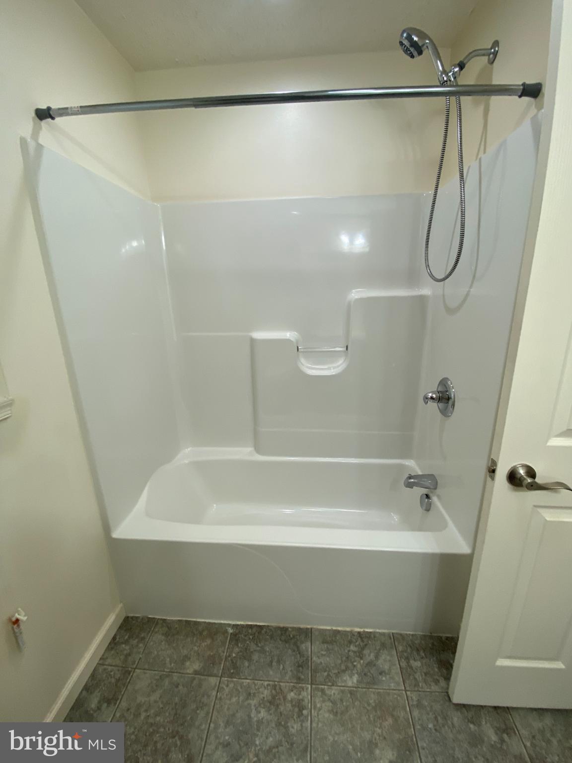 STONEY RUN - Residential Lease