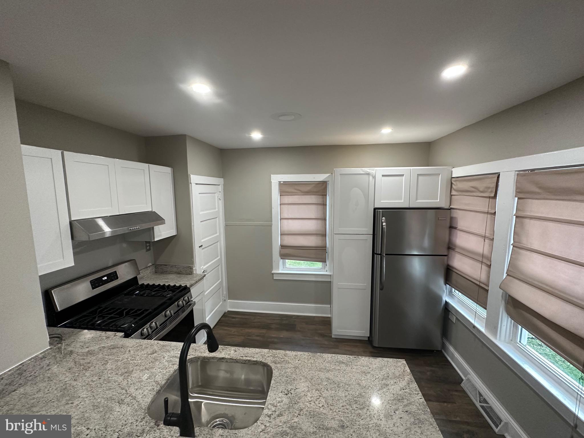 332 W MERCHANT STREET