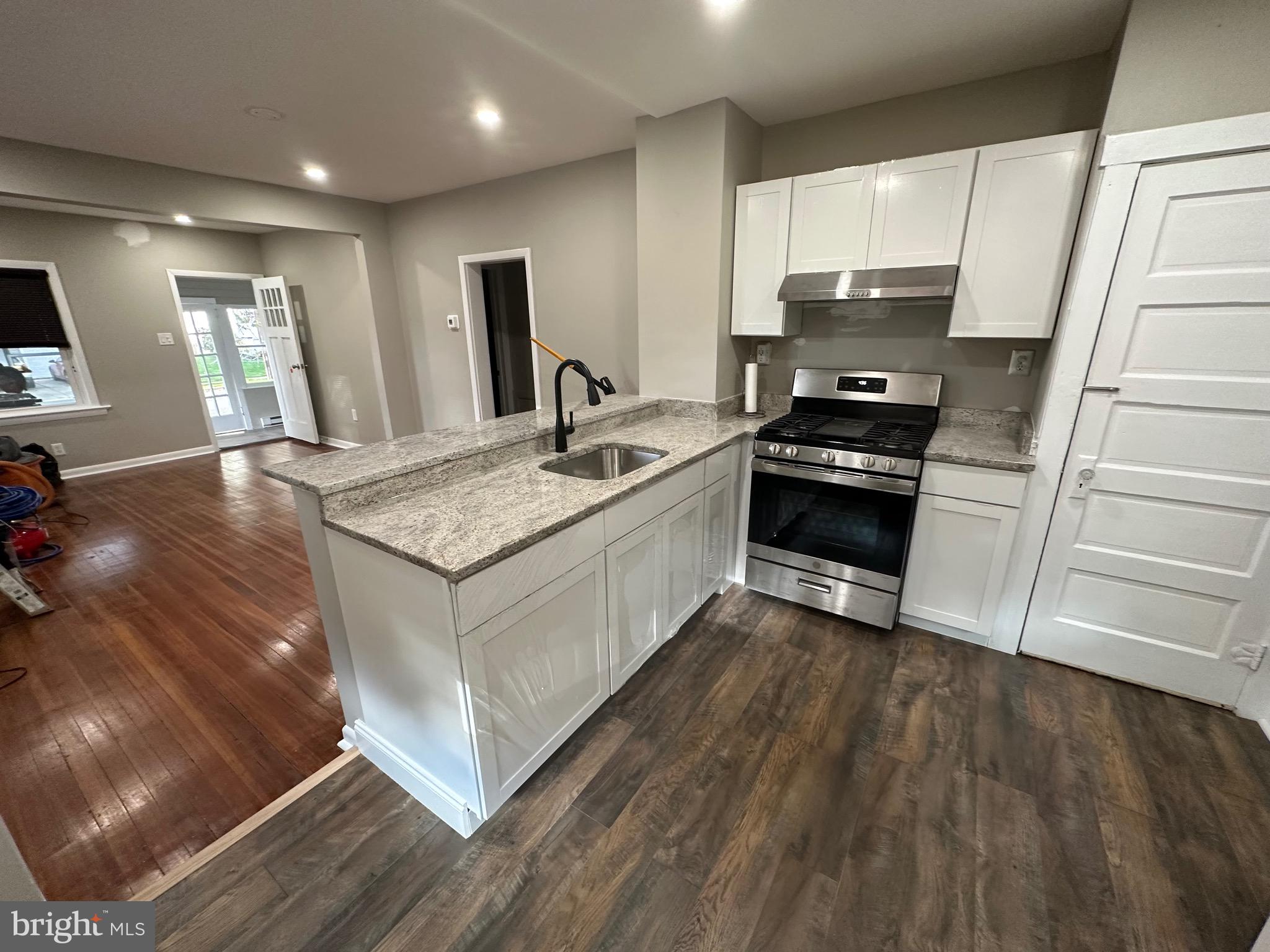 332 W MERCHANT STREET