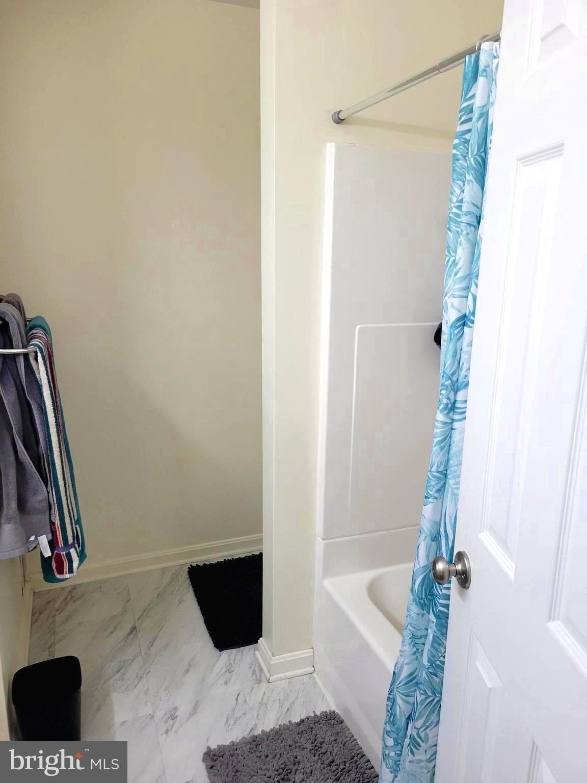 WESTLAKE VILLAGE - LANCASTER - Residential