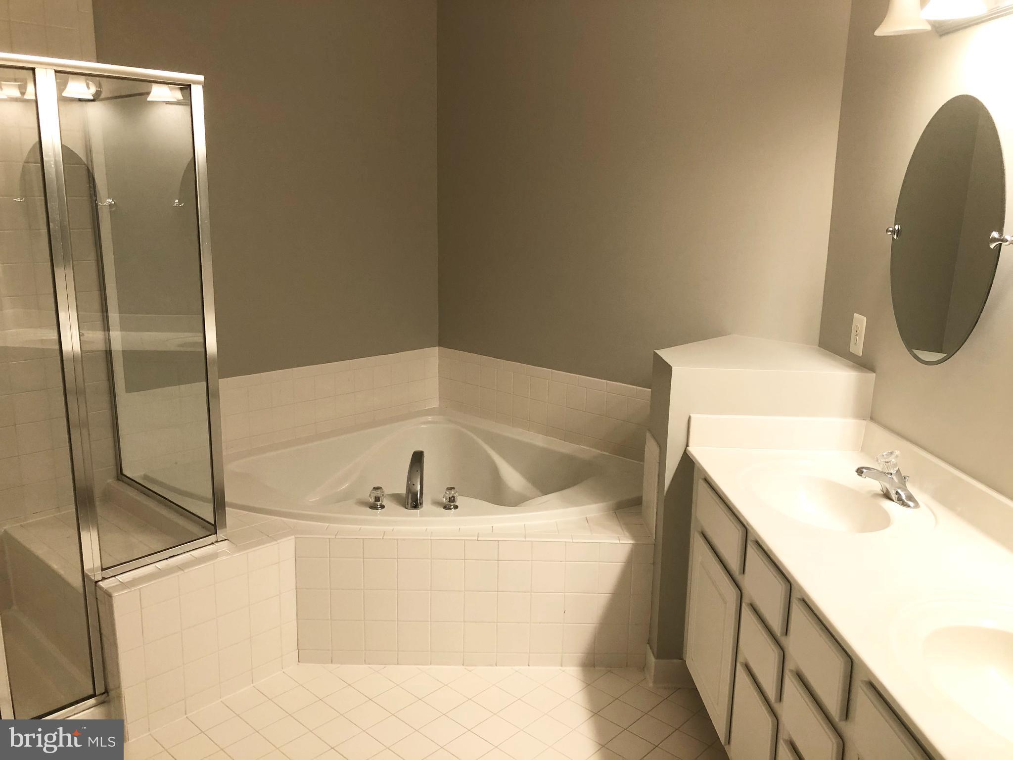 THE RESERVE CONDOMINIUMS - Residential Lease