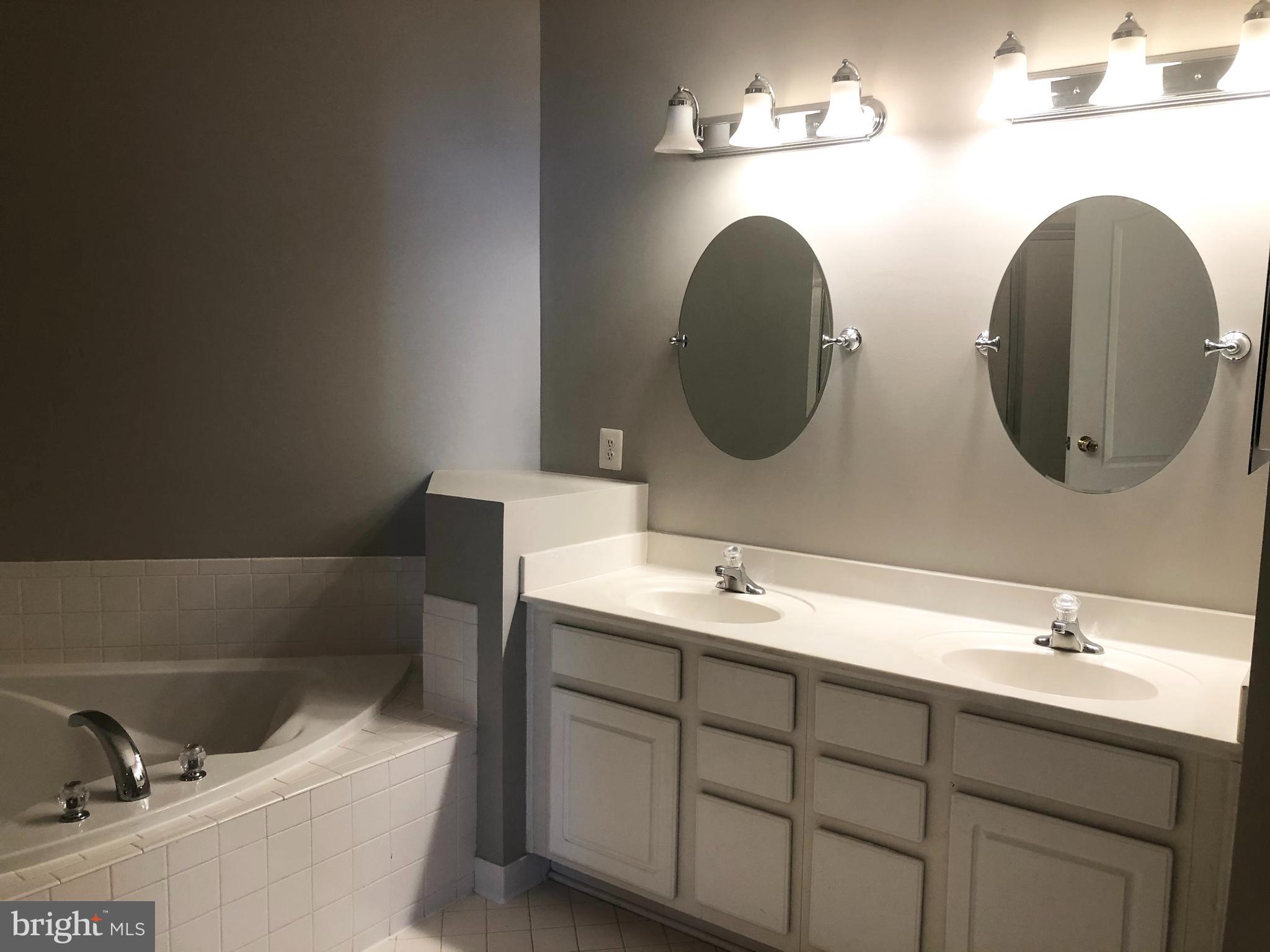 THE RESERVE CONDOMINIUMS - Residential Lease