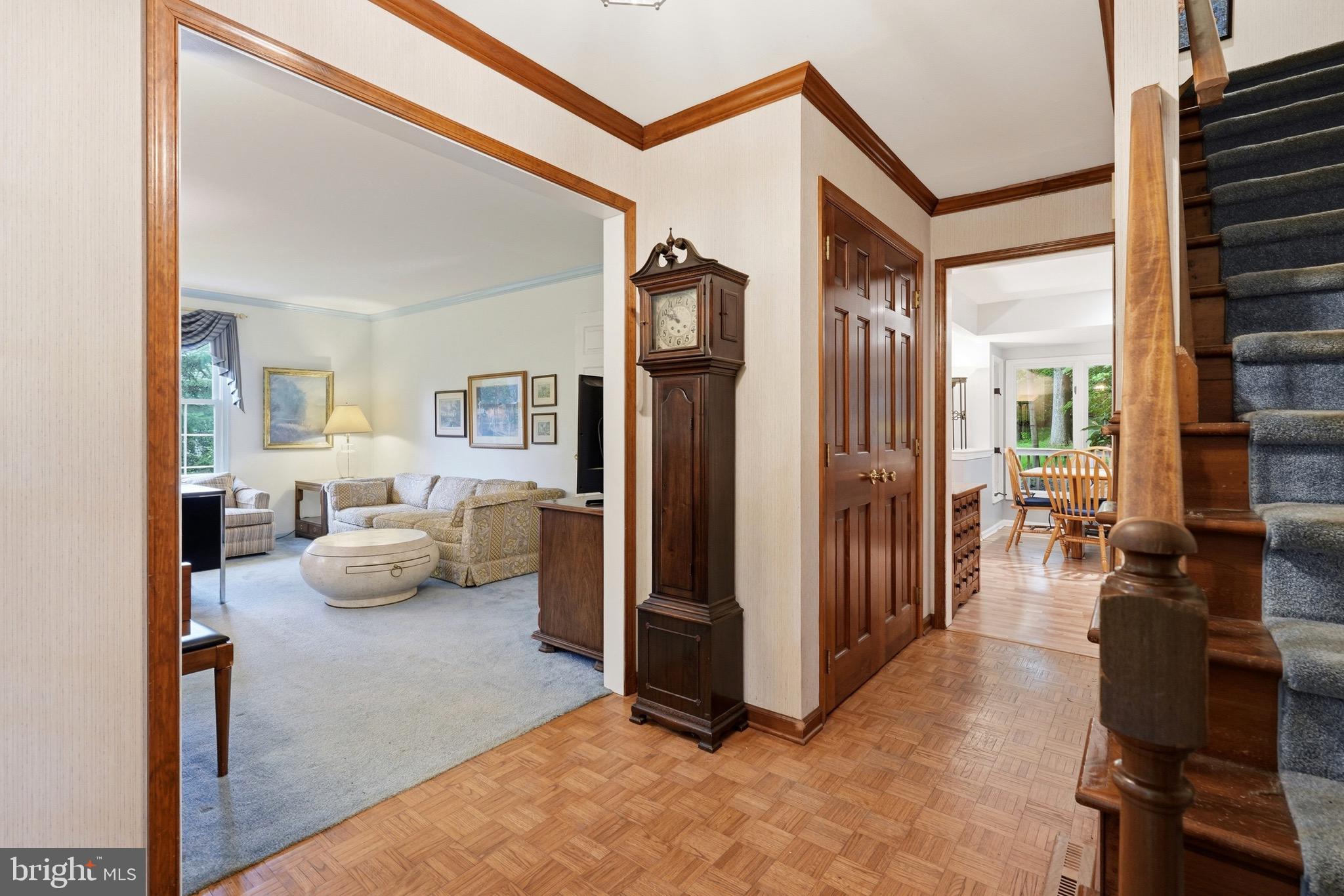 1137 RED OAK DRIVE