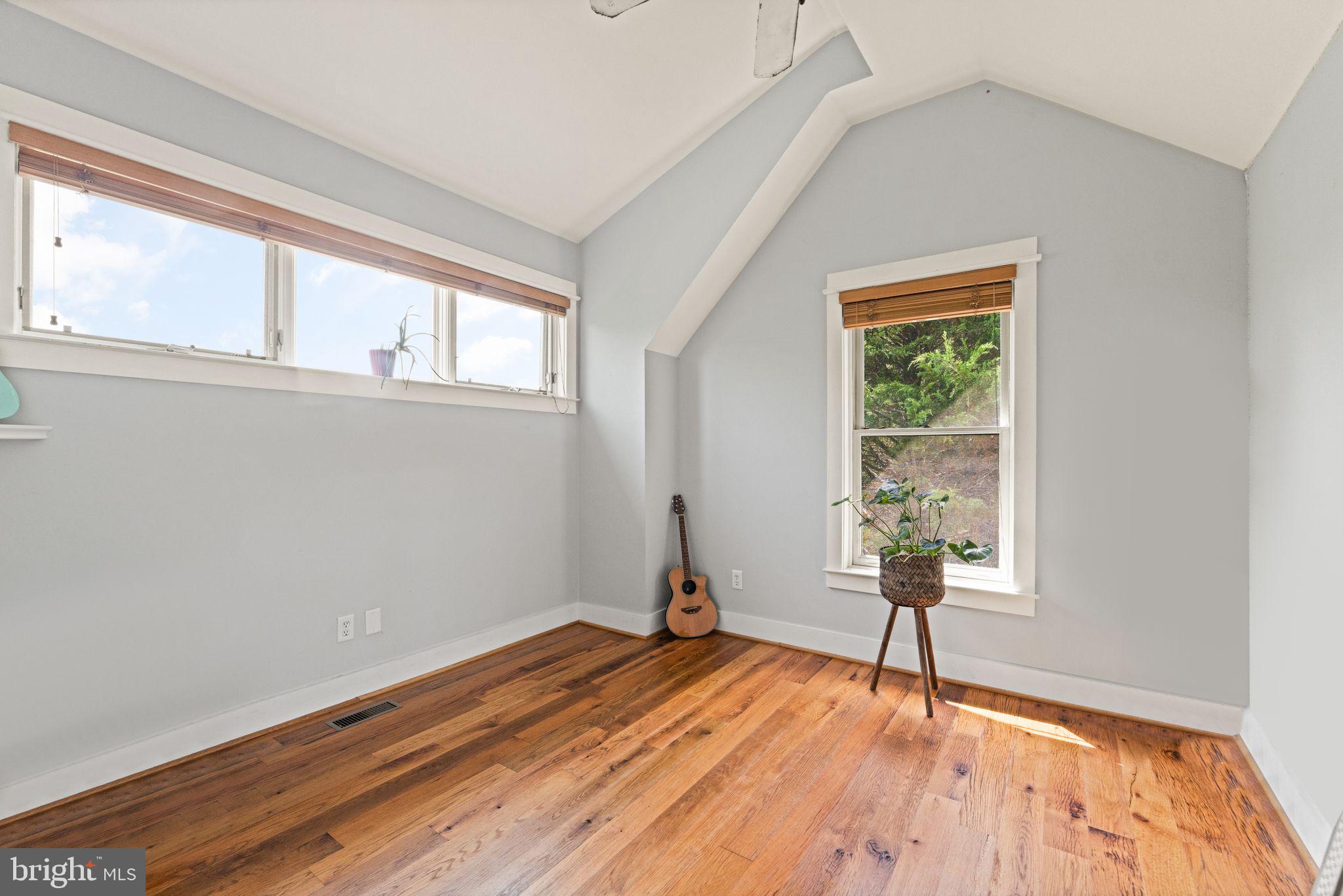 ECOVILLAGE - Residential Lease