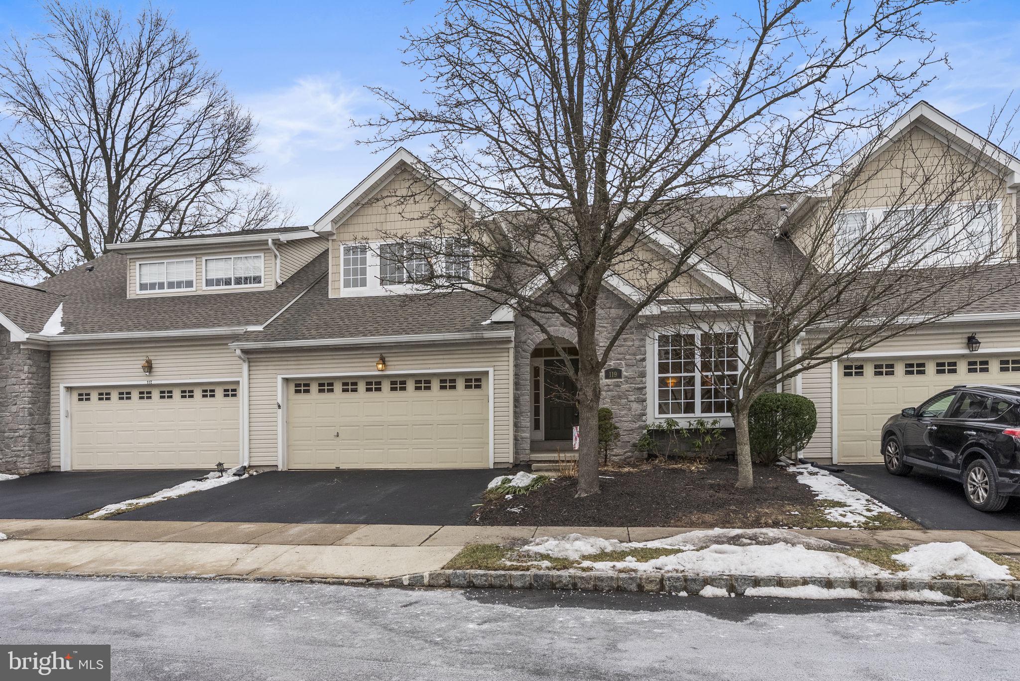 COURTYARDS - Residential