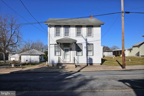 153 N CENTER STREET FREDERICKSBURG PA 17026