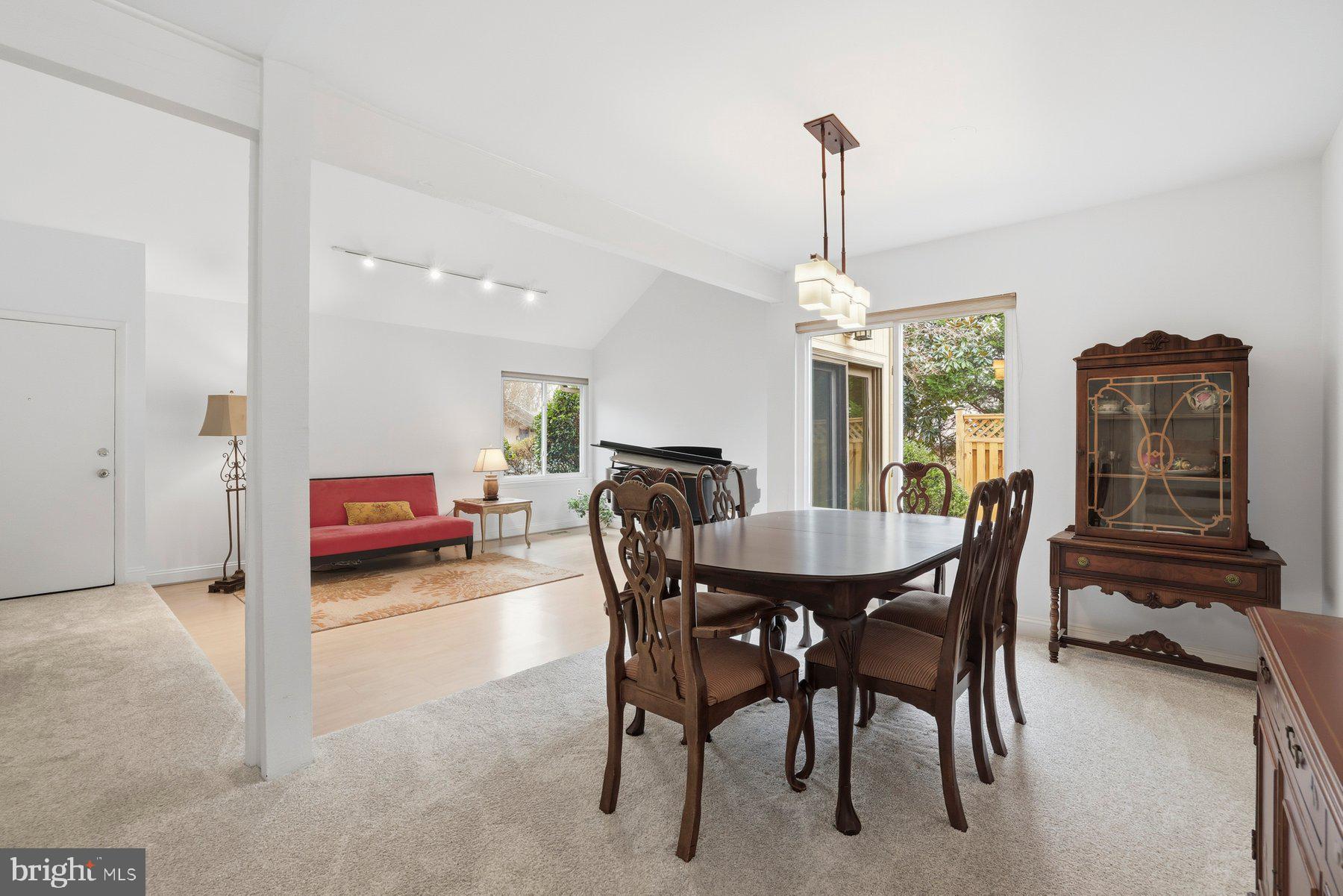 SOUTHERN GROVE - Residential