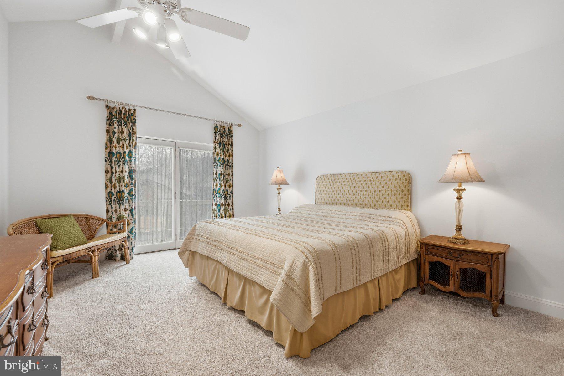 SOUTHERN GROVE - Residential