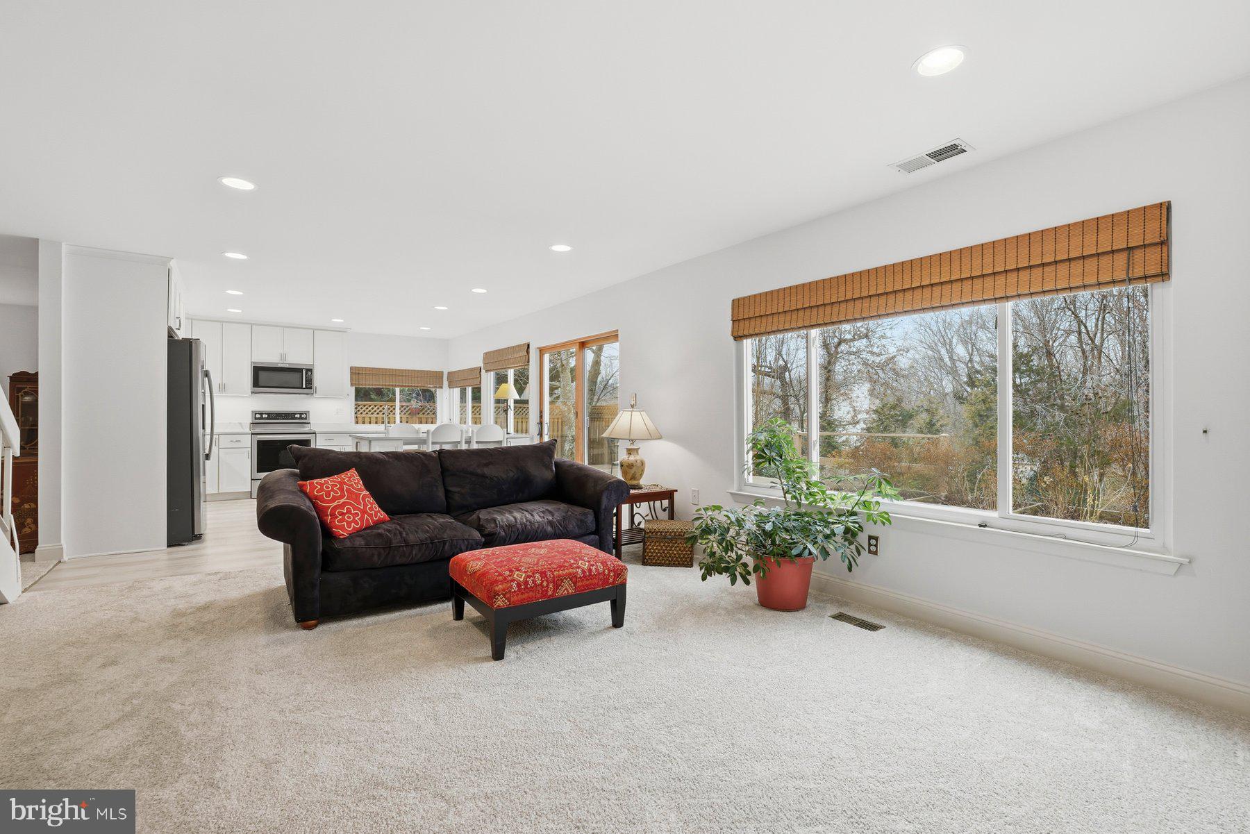 SOUTHERN GROVE - Residential