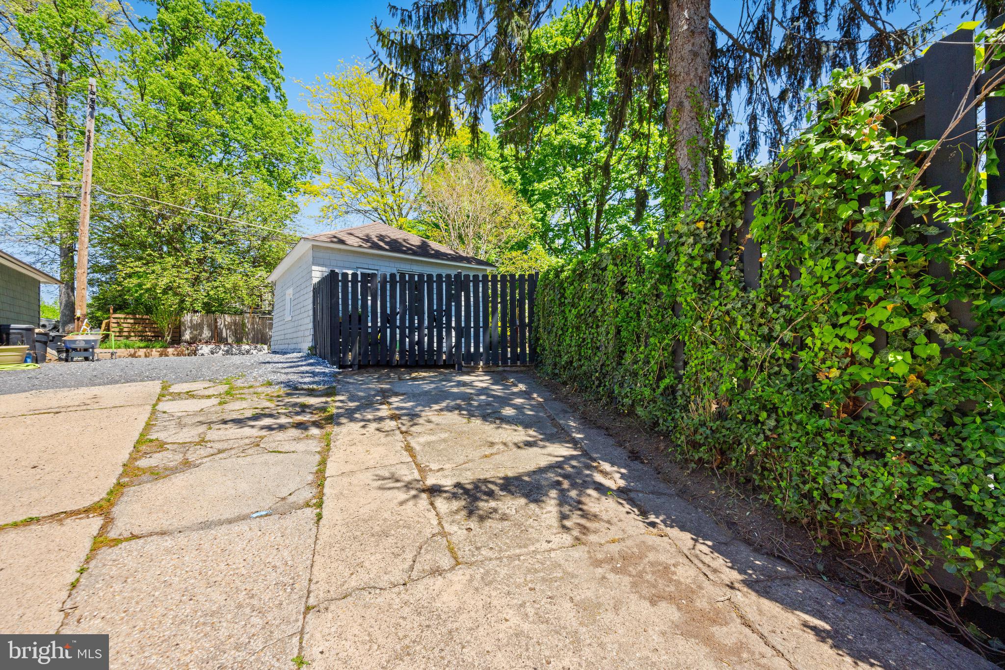 TOWSON ESTATES - Residential
