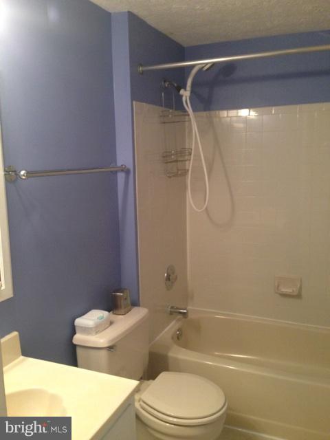 VILLAGE OF HICKORY RIDGE - Residential Lease