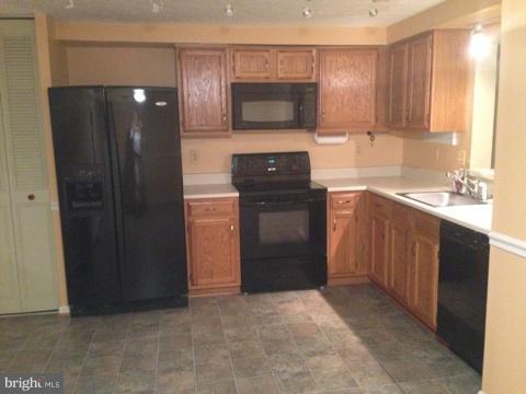 VILLAGE OF HICKORY RIDGE - Residential Lease