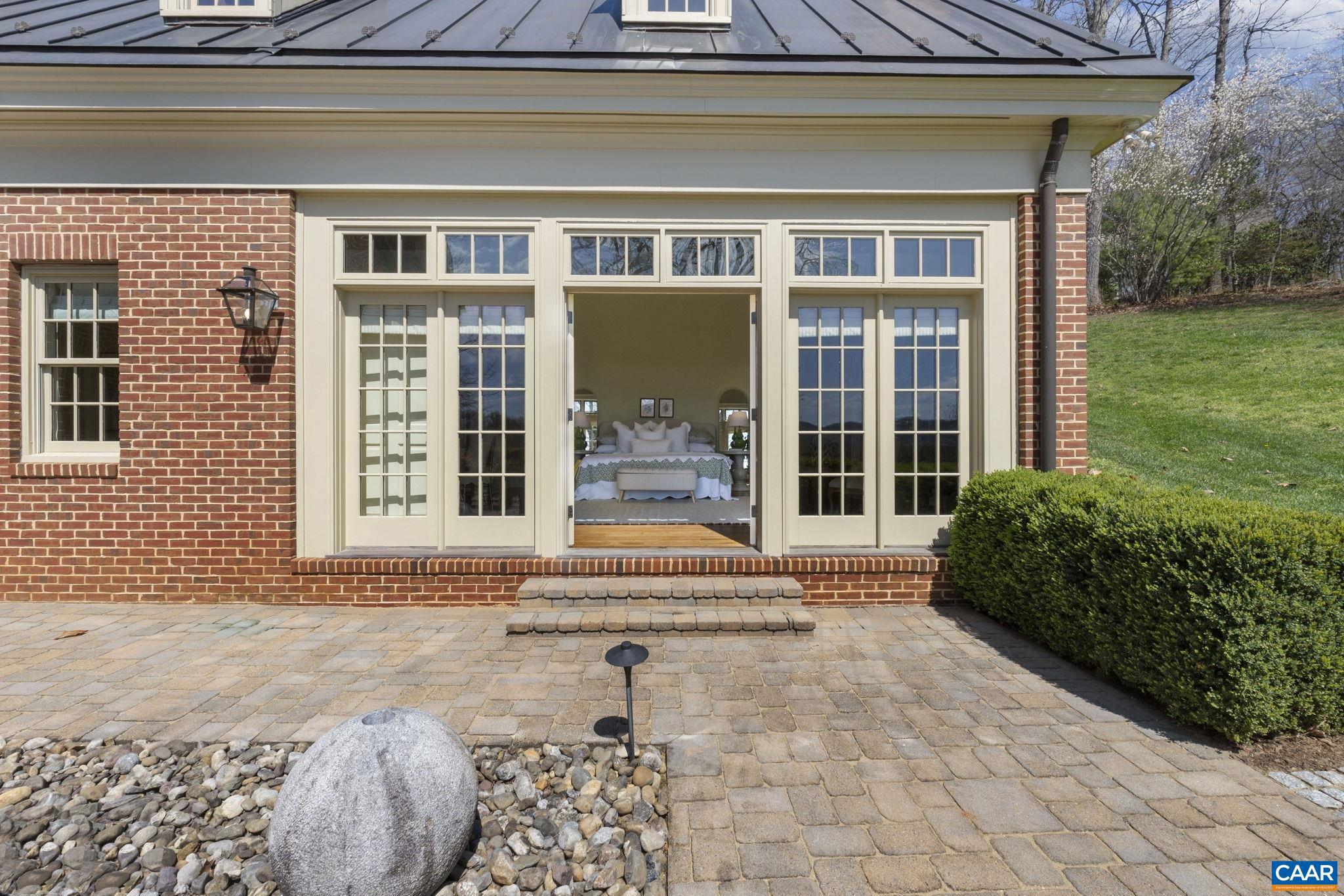 BLUE SPRINGS FARM - Residential