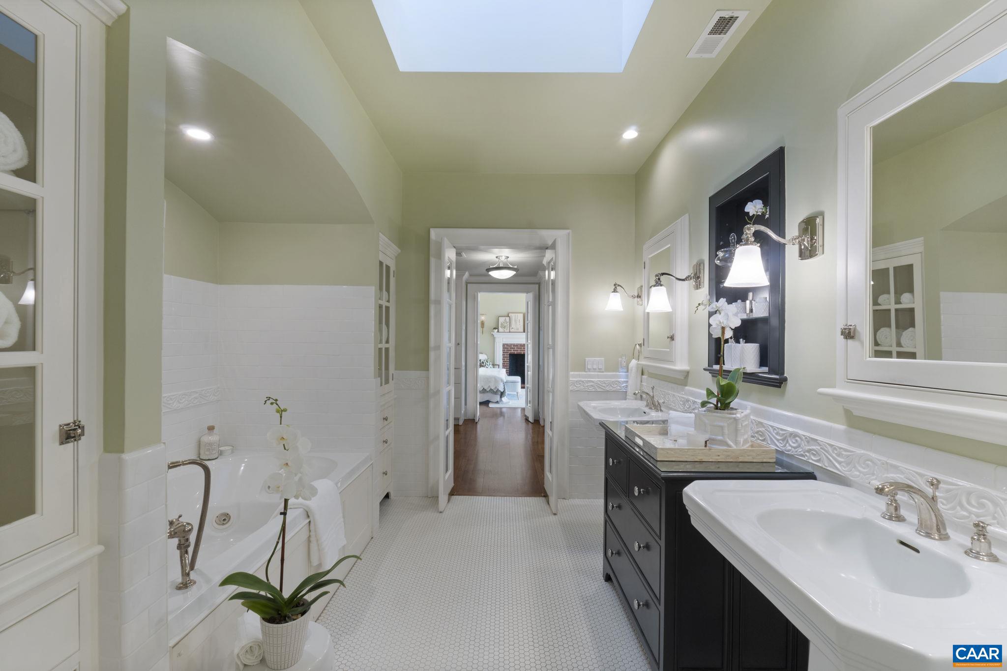 BLUE SPRINGS FARM - Residential