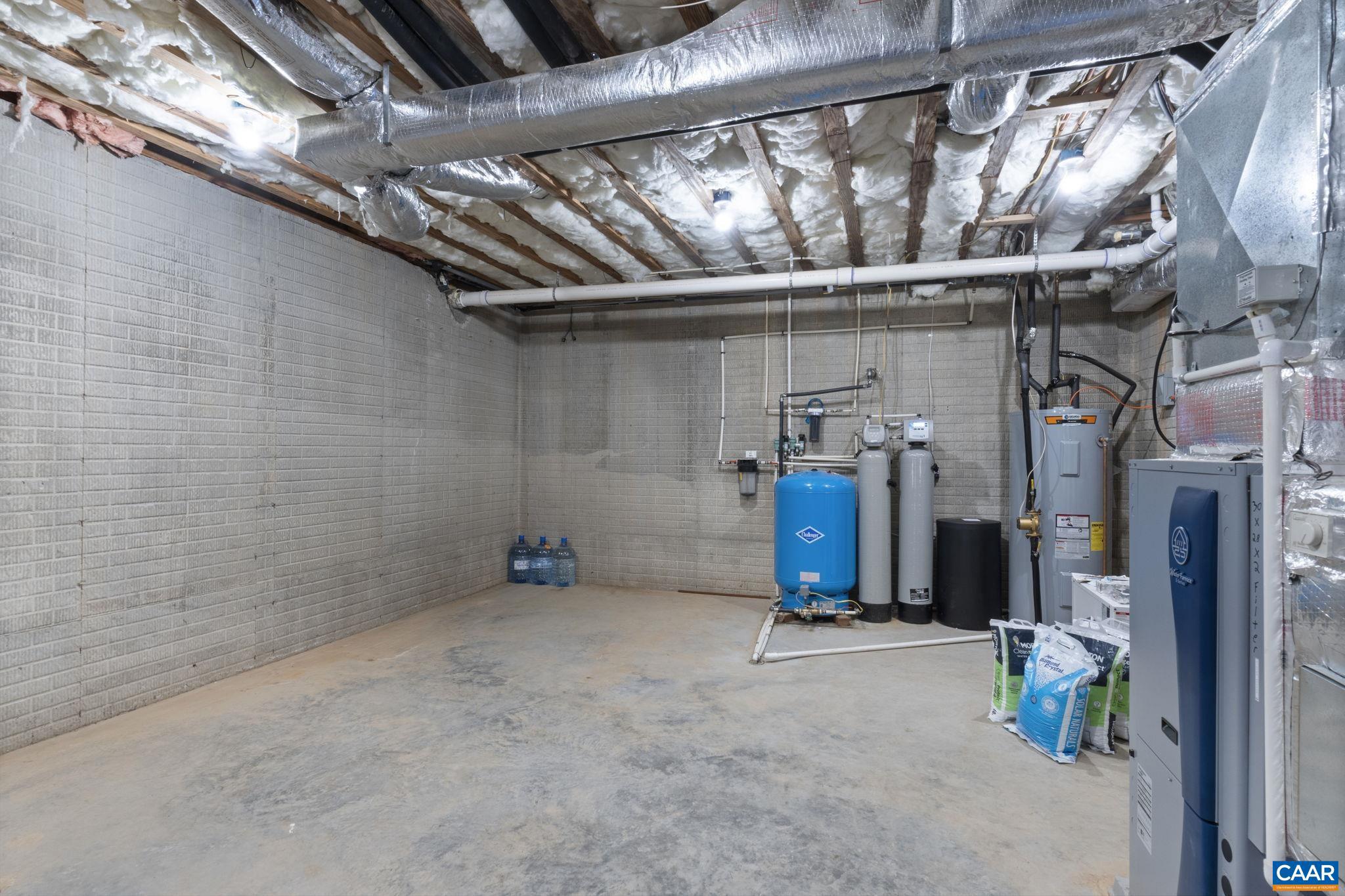 BLUE SPRINGS FARM - Residential