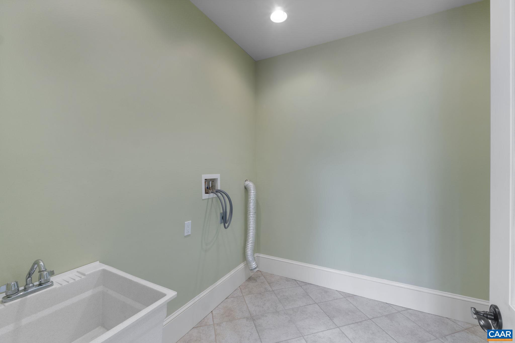 BLUE SPRINGS FARM - Residential