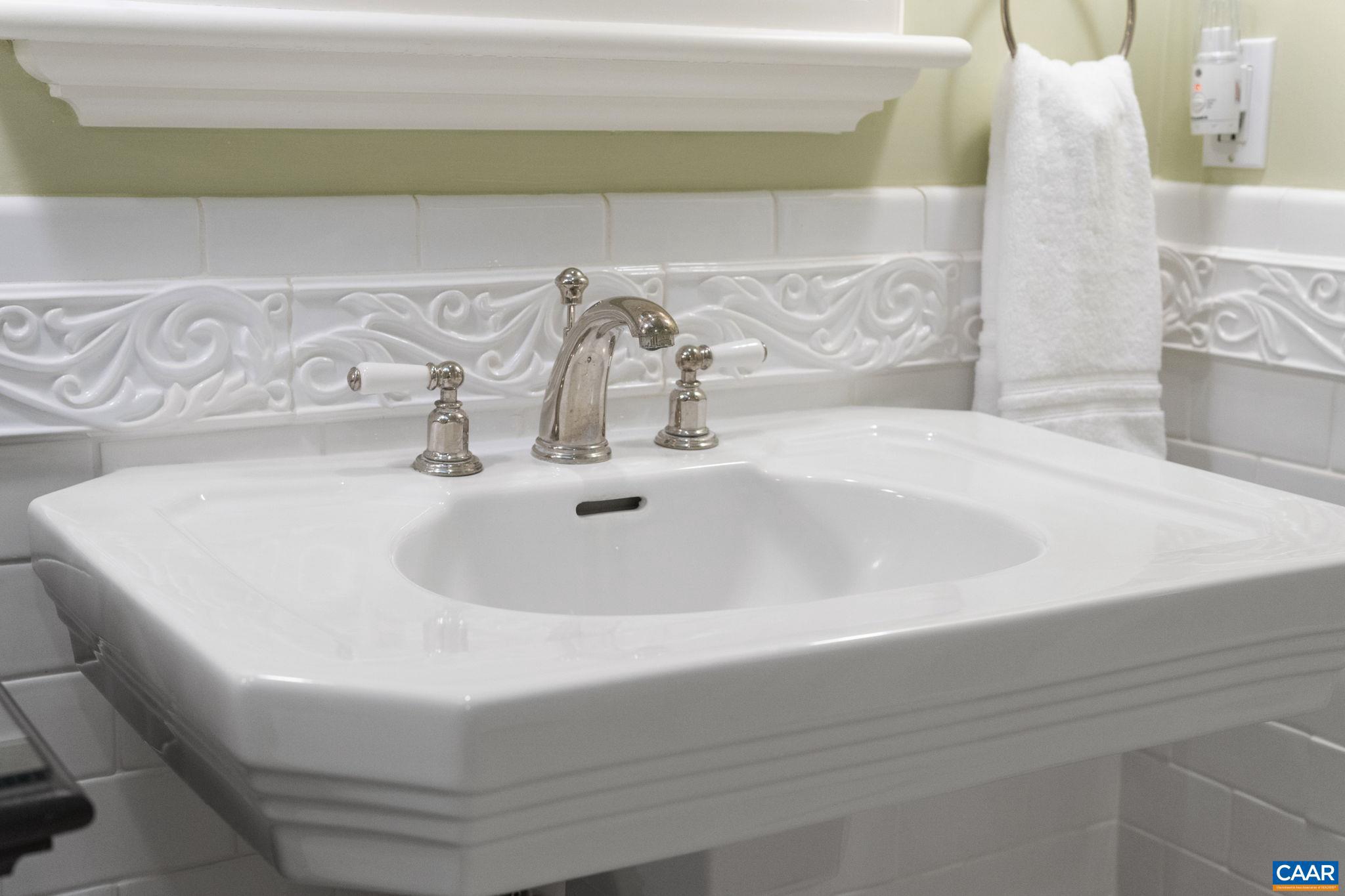 BLUE SPRINGS FARM - Residential