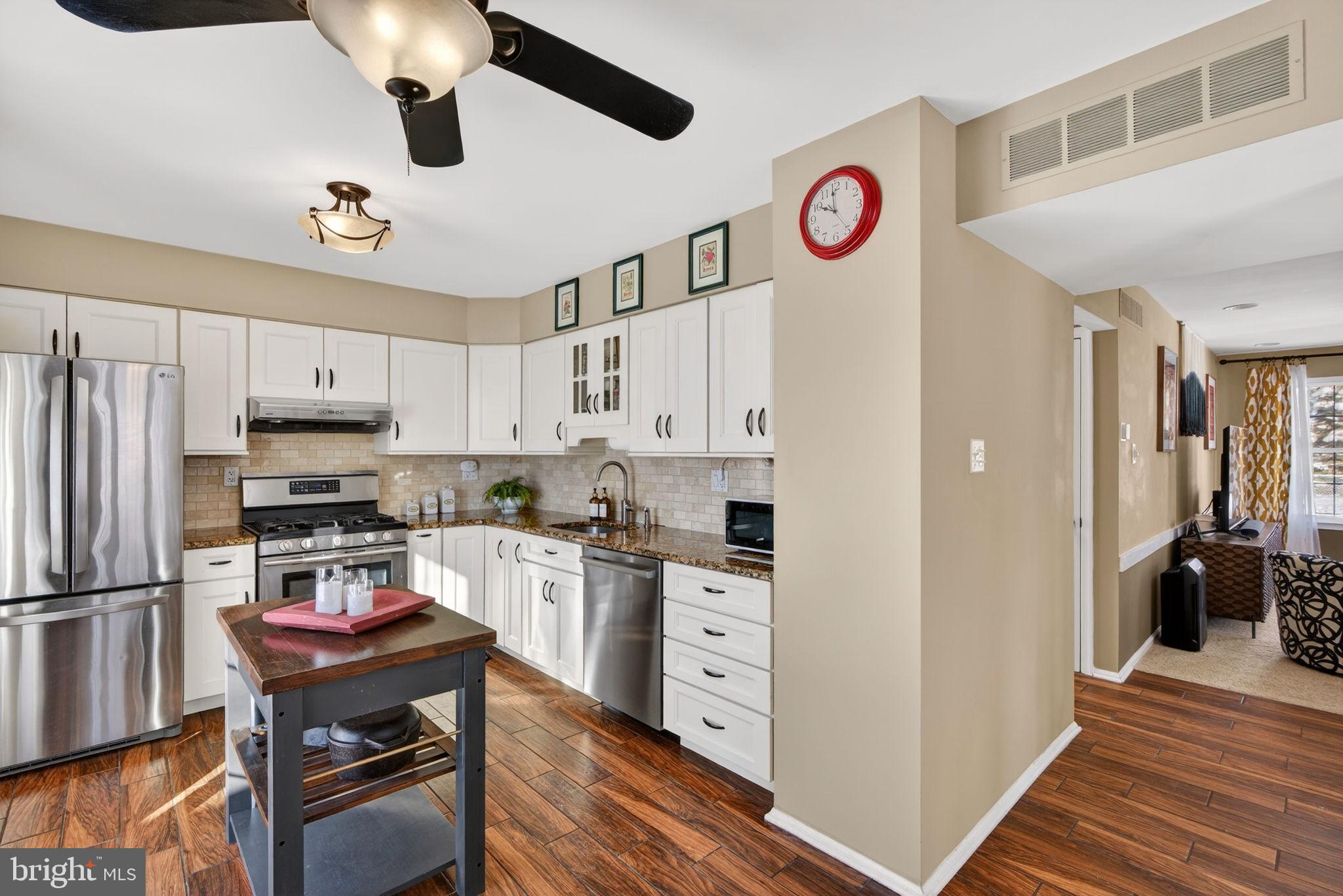 COUNTRY BEND - Residential