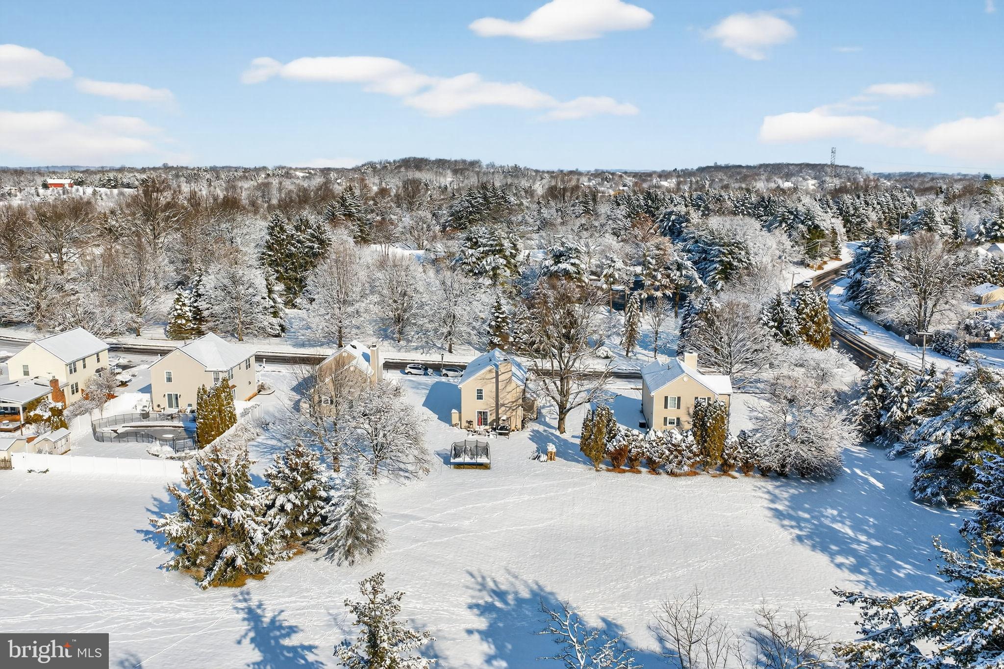 COUNTRY BEND - Residential