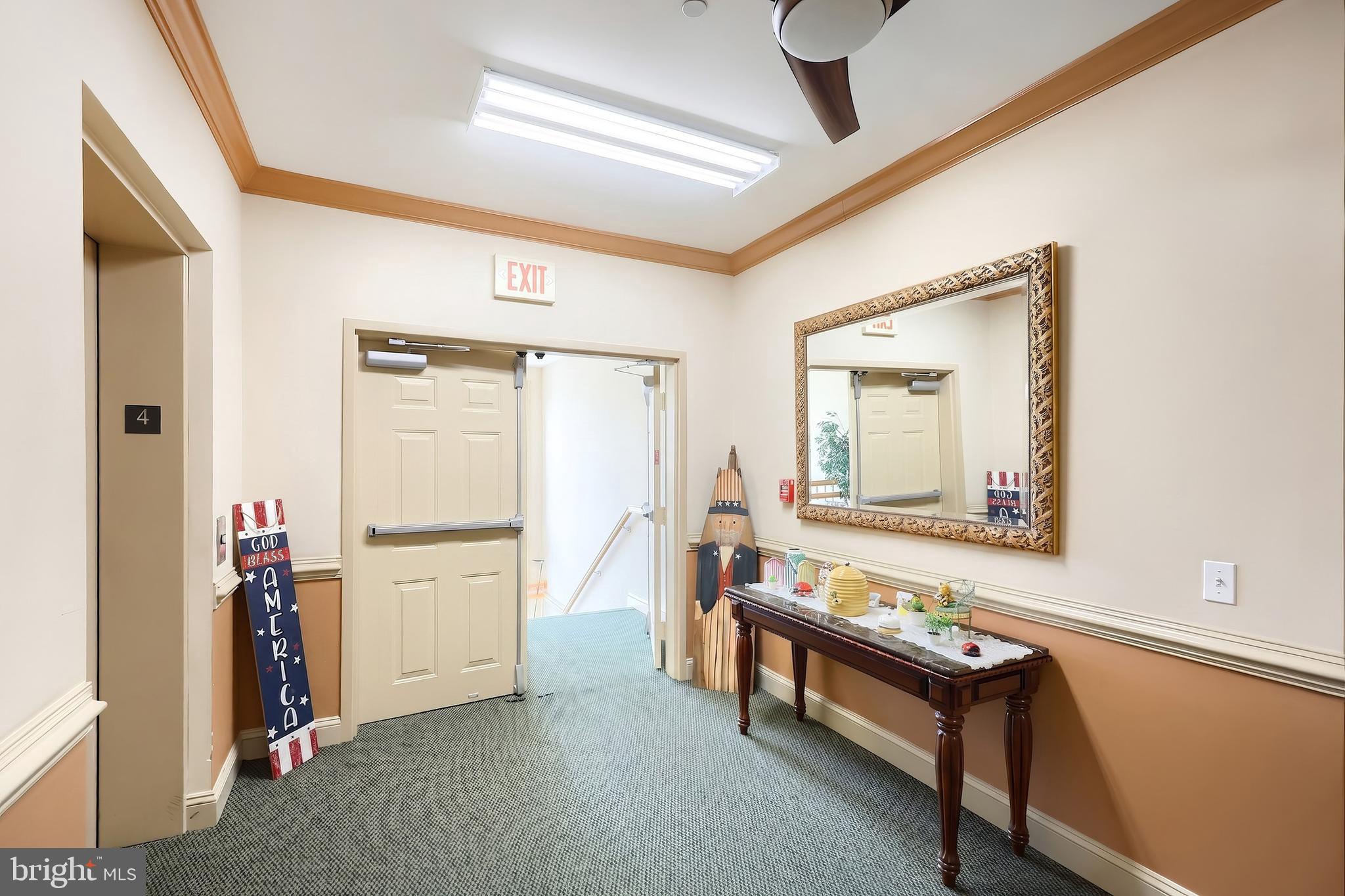 1010 CREST WAY 402