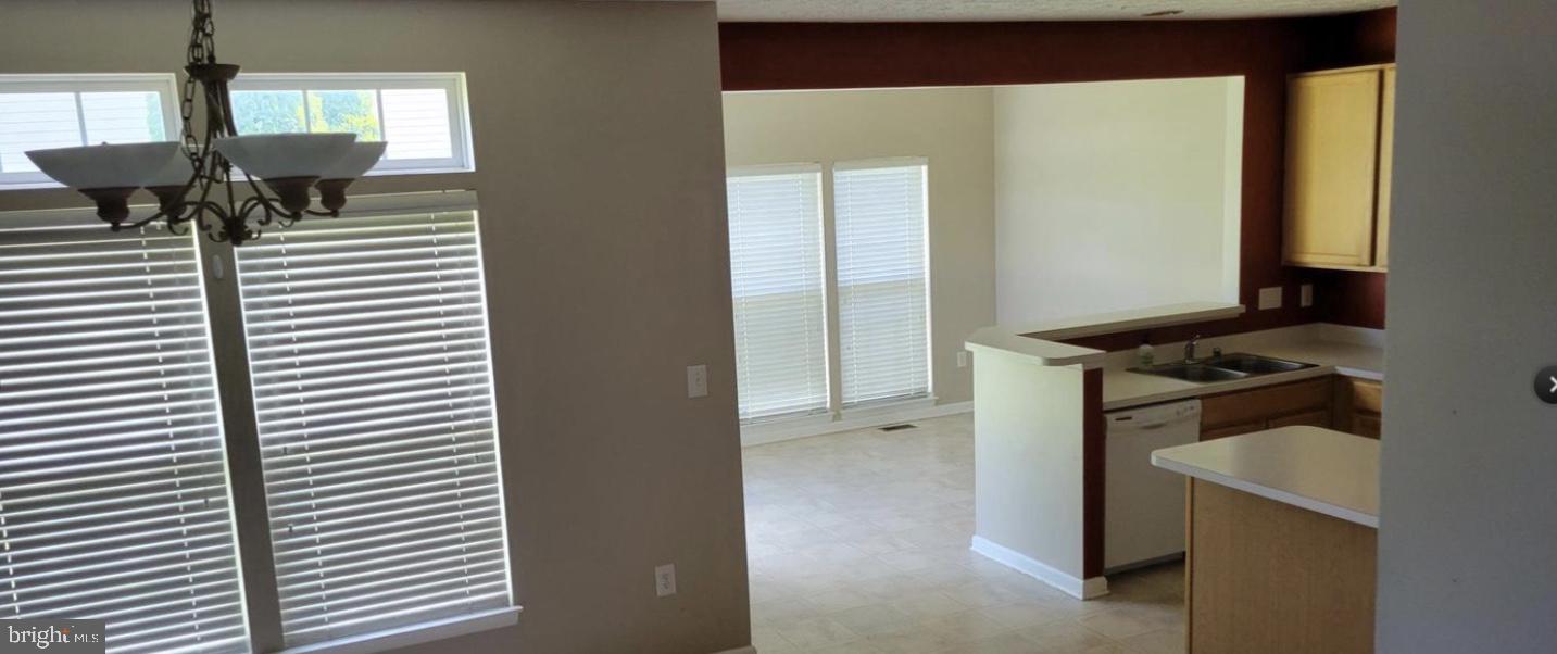 SEVEN OAKS - Residential Lease