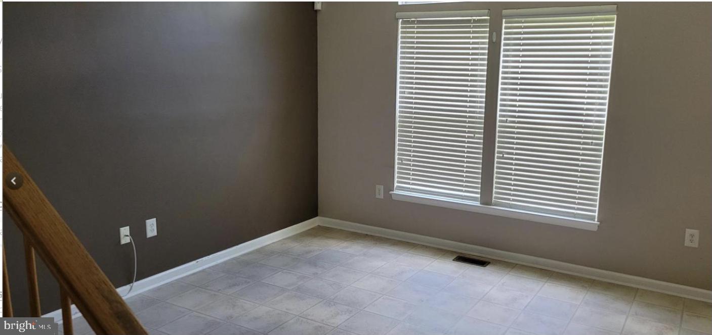 SEVEN OAKS - Residential Lease