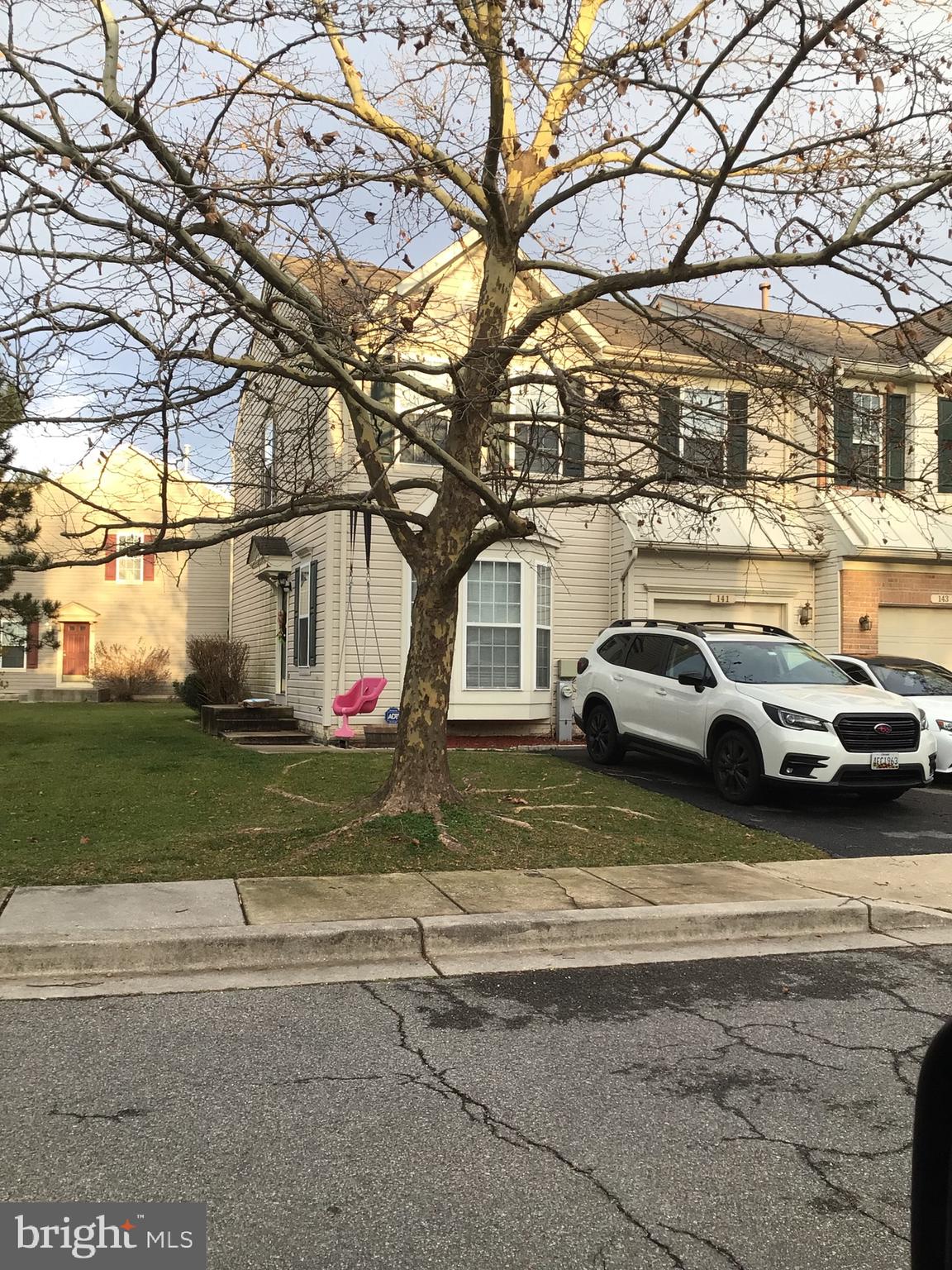 Very Spacious 4 bedroom 3 bath duplex in Seven Oaks Community. Close to Ft Meade and Arundel Mills. Easy access to all major travel routes 95/97/295/301/495/695. A lot of square footage for the price. Boast country kitchen with sunroom addition. Available on 1 February.