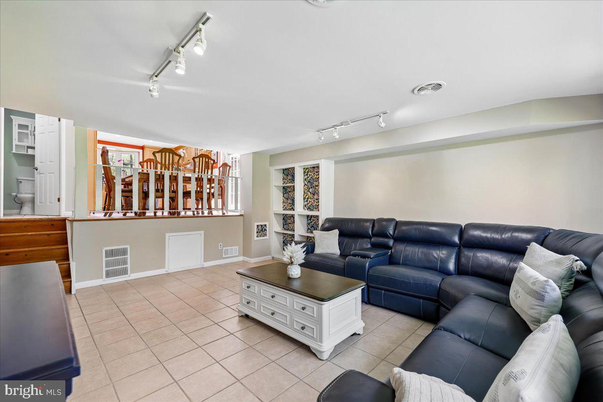 TWINBROOK FOREST - Residential