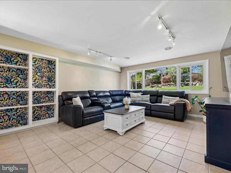 TWINBROOK FOREST - Residential