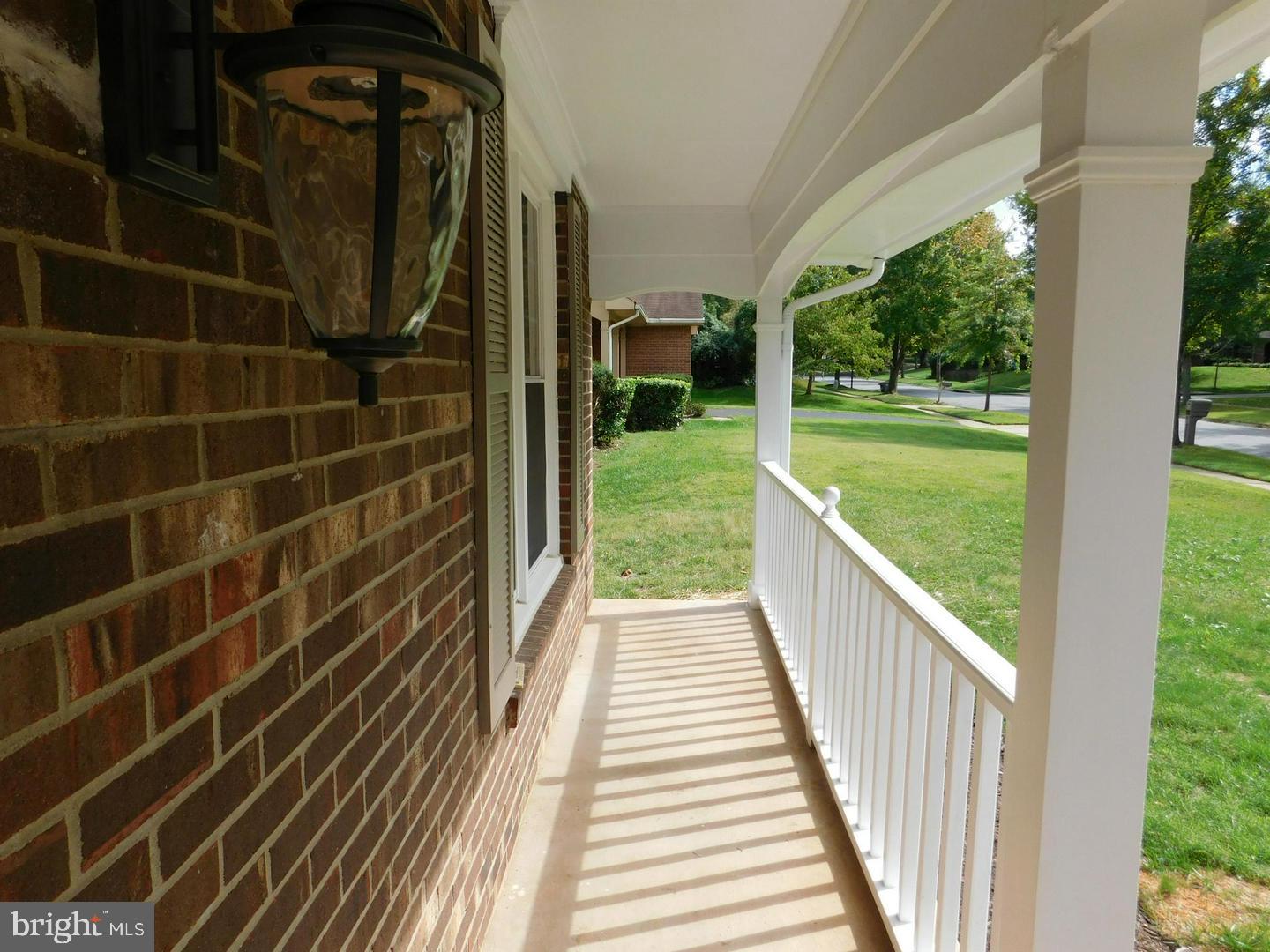 1725 GLASTONBERRY ROAD