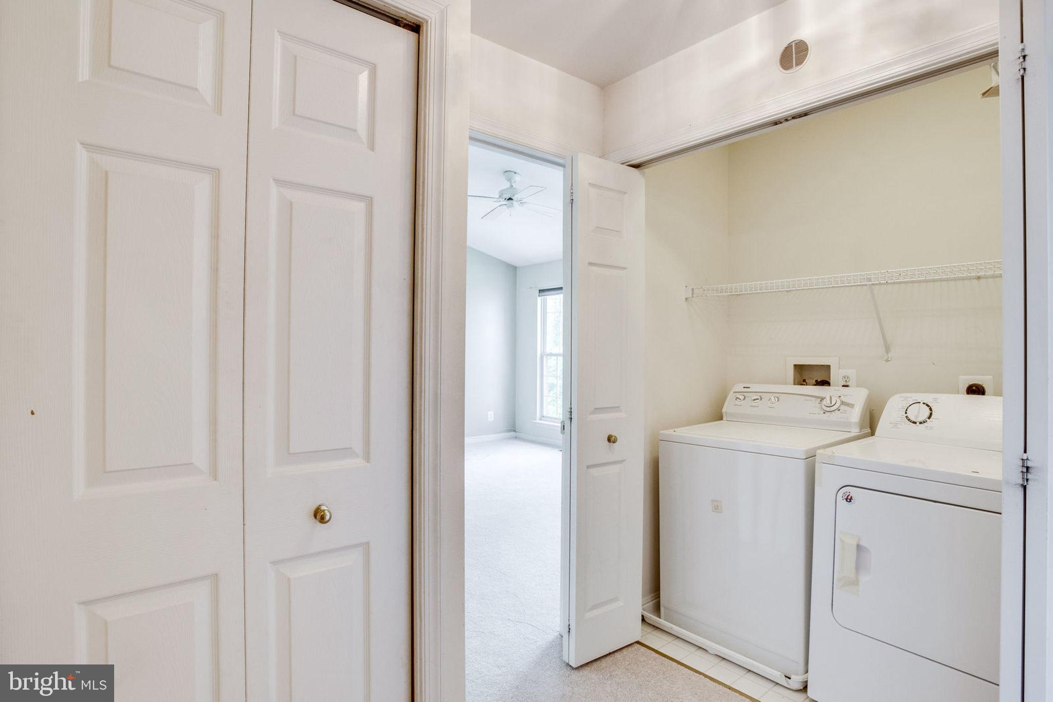 FAIR LAKES - Residential