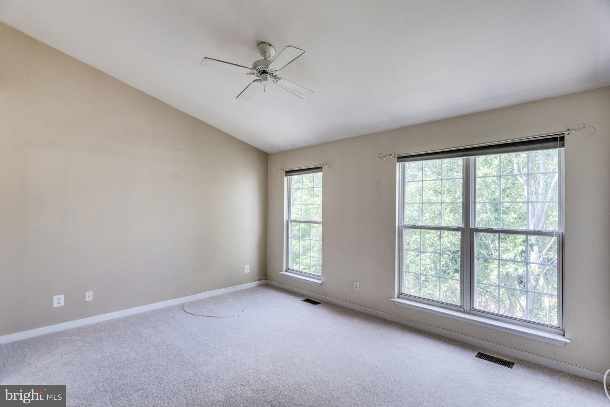 FAIR LAKES - Residential