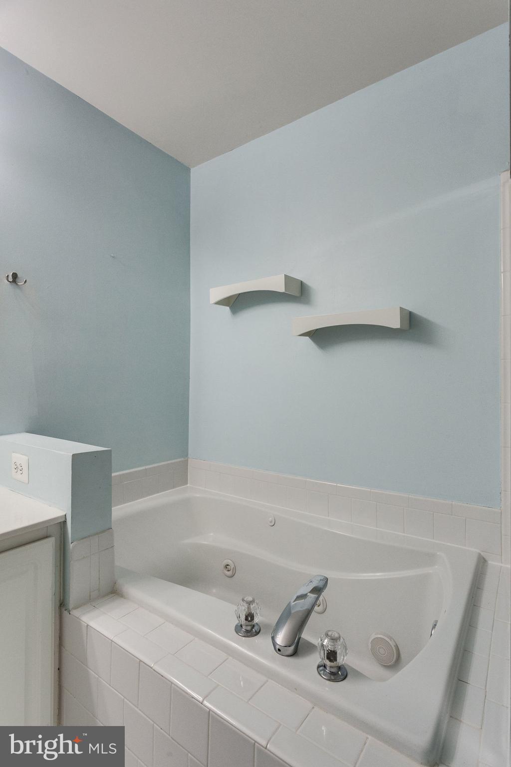 FAIR LAKES - Residential