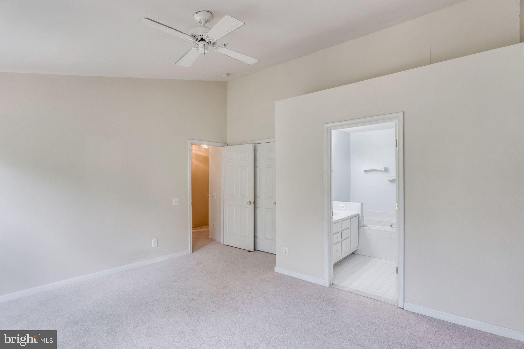 FAIR LAKES - Residential