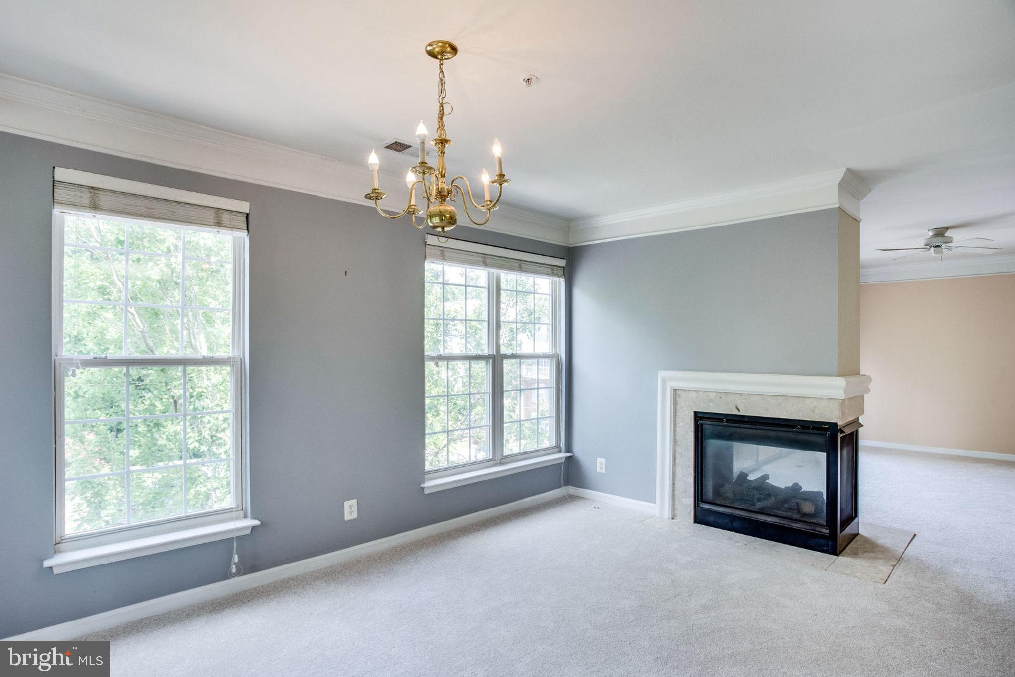 FAIR LAKES - Residential