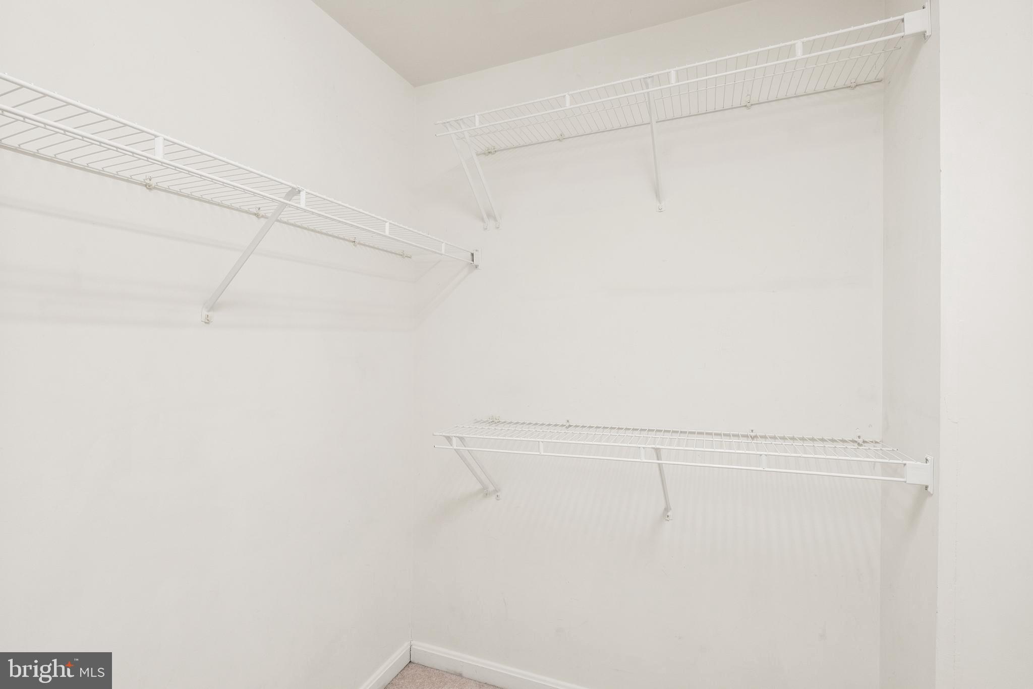 FAIR LAKES - Residential