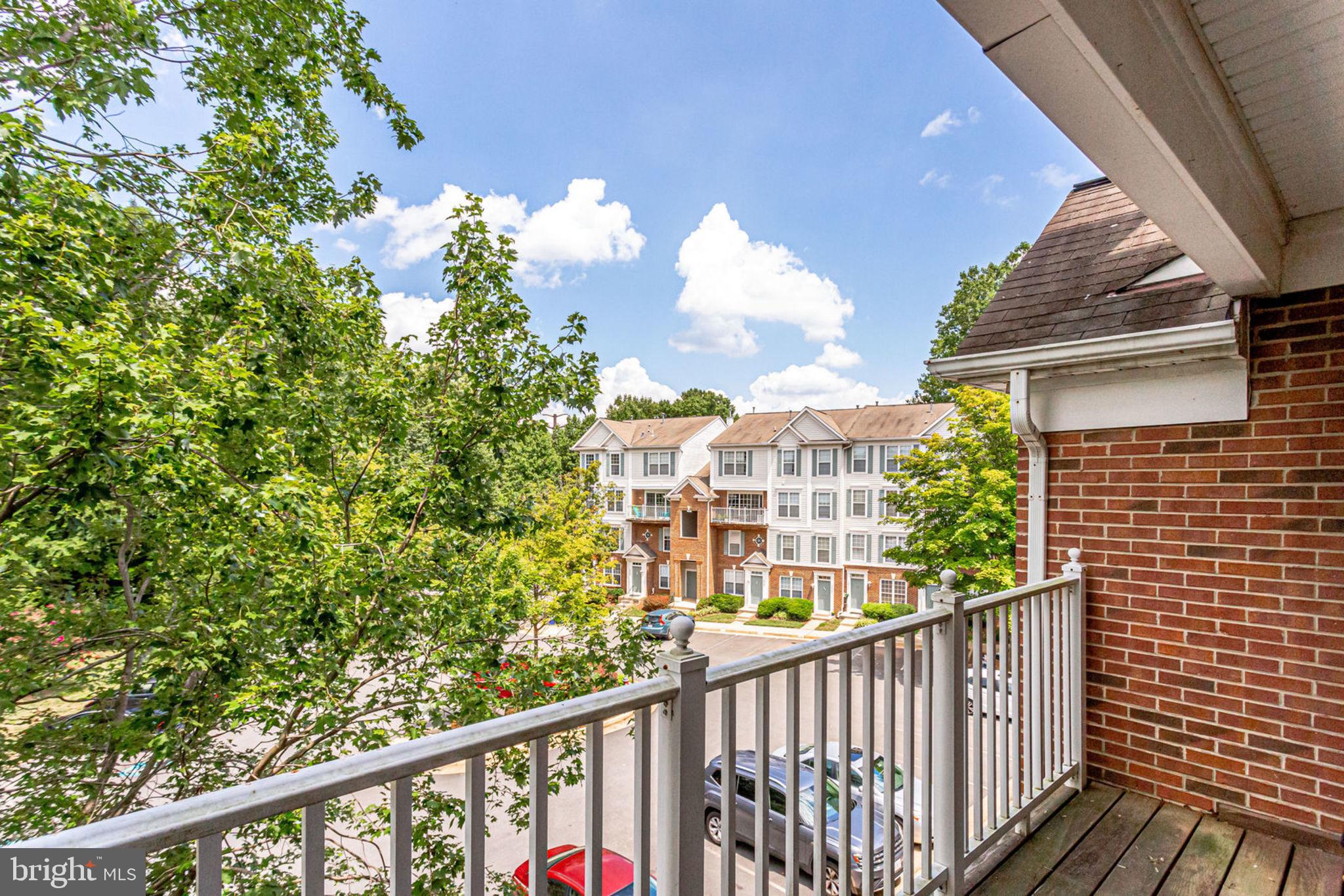 FAIR LAKES - Residential