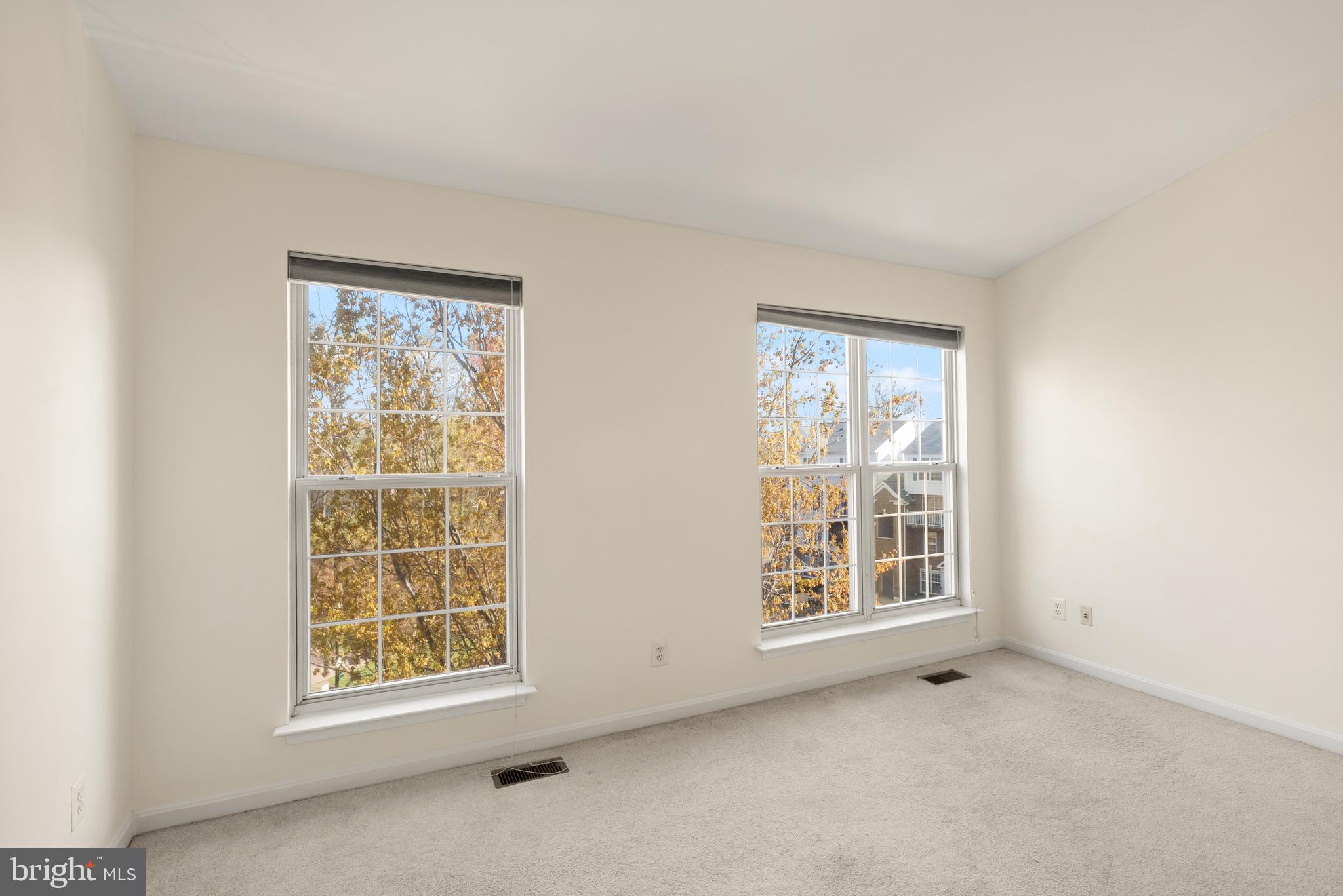 FAIR LAKES - Residential