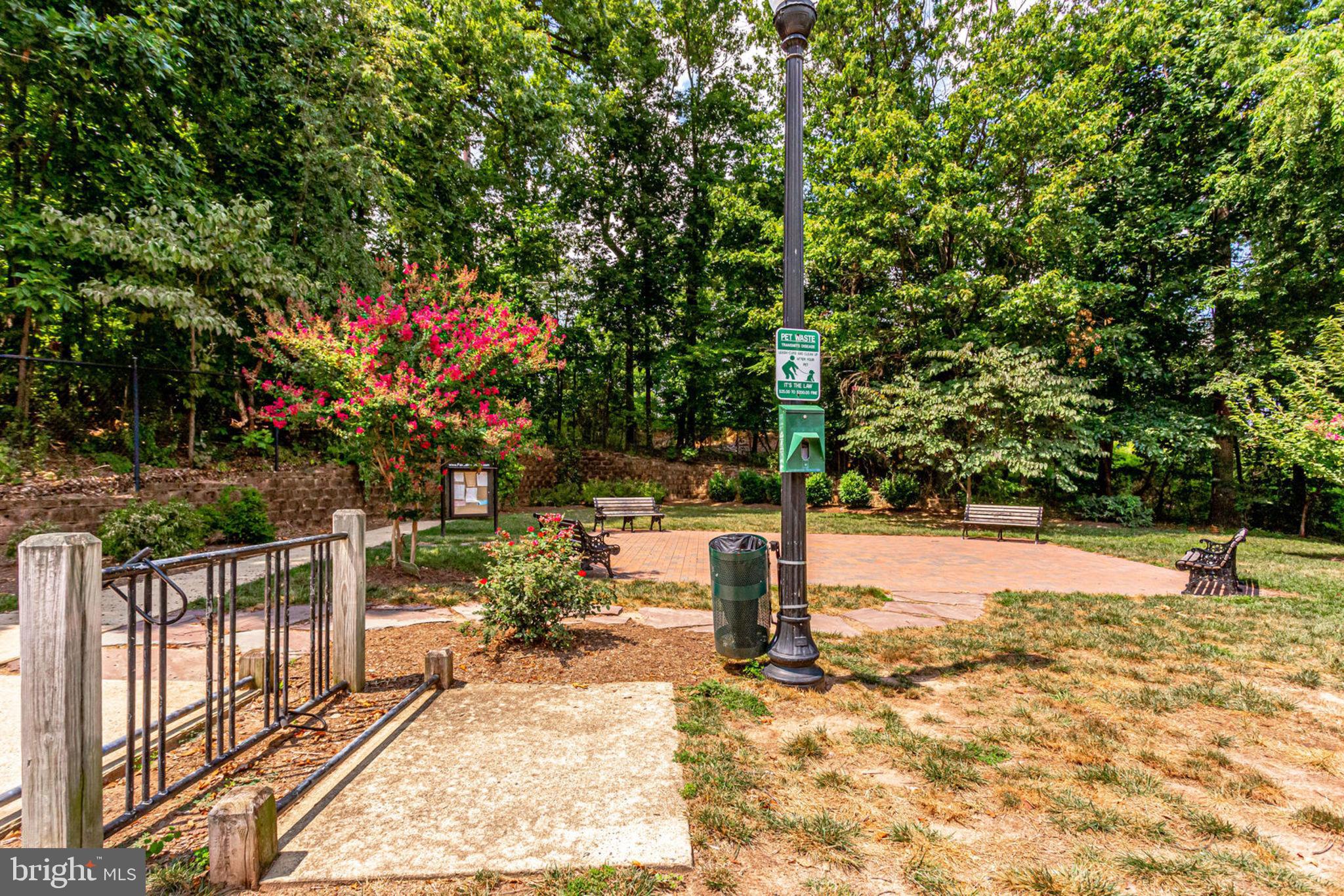 FAIR LAKES - Residential