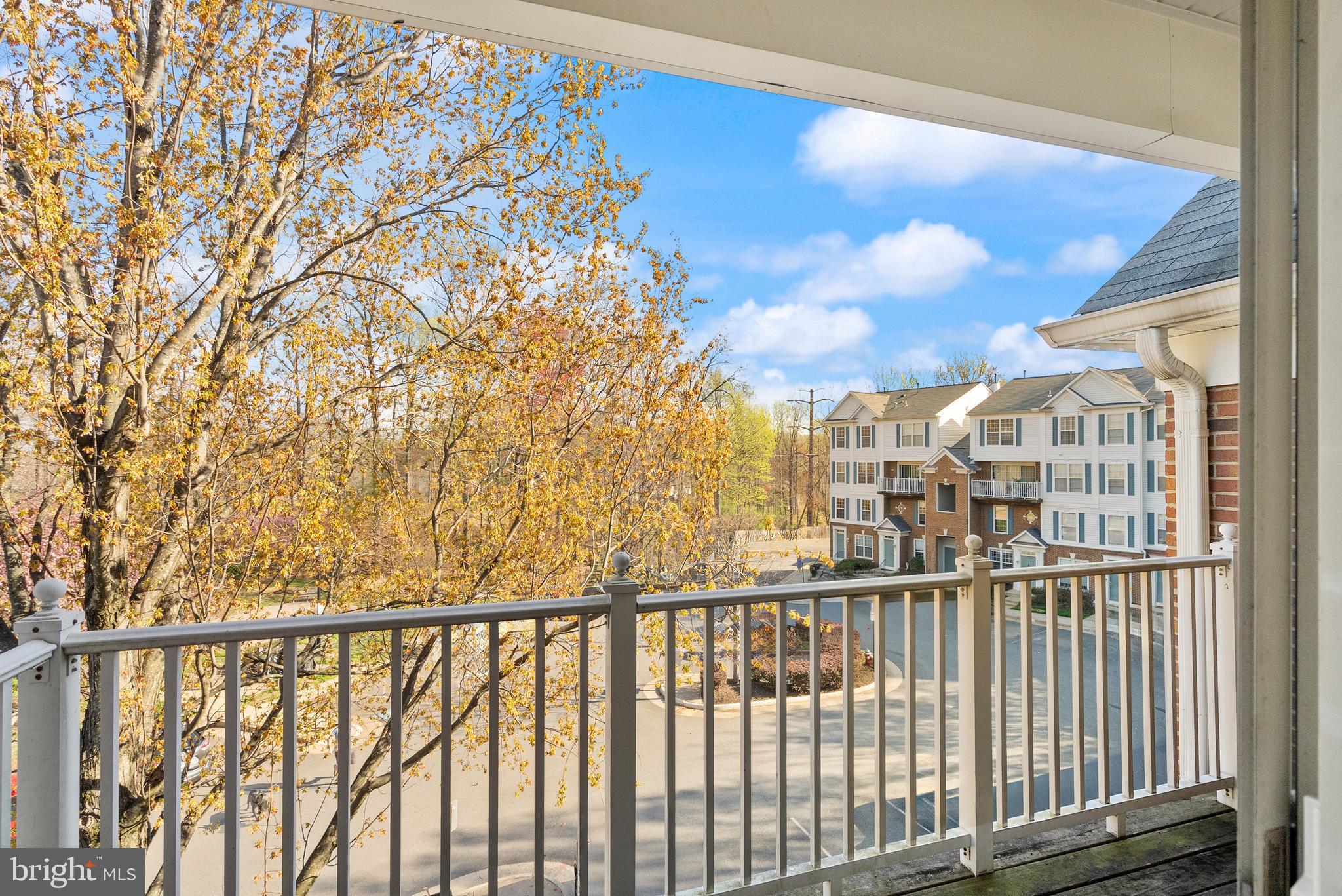 FAIR LAKES - Residential