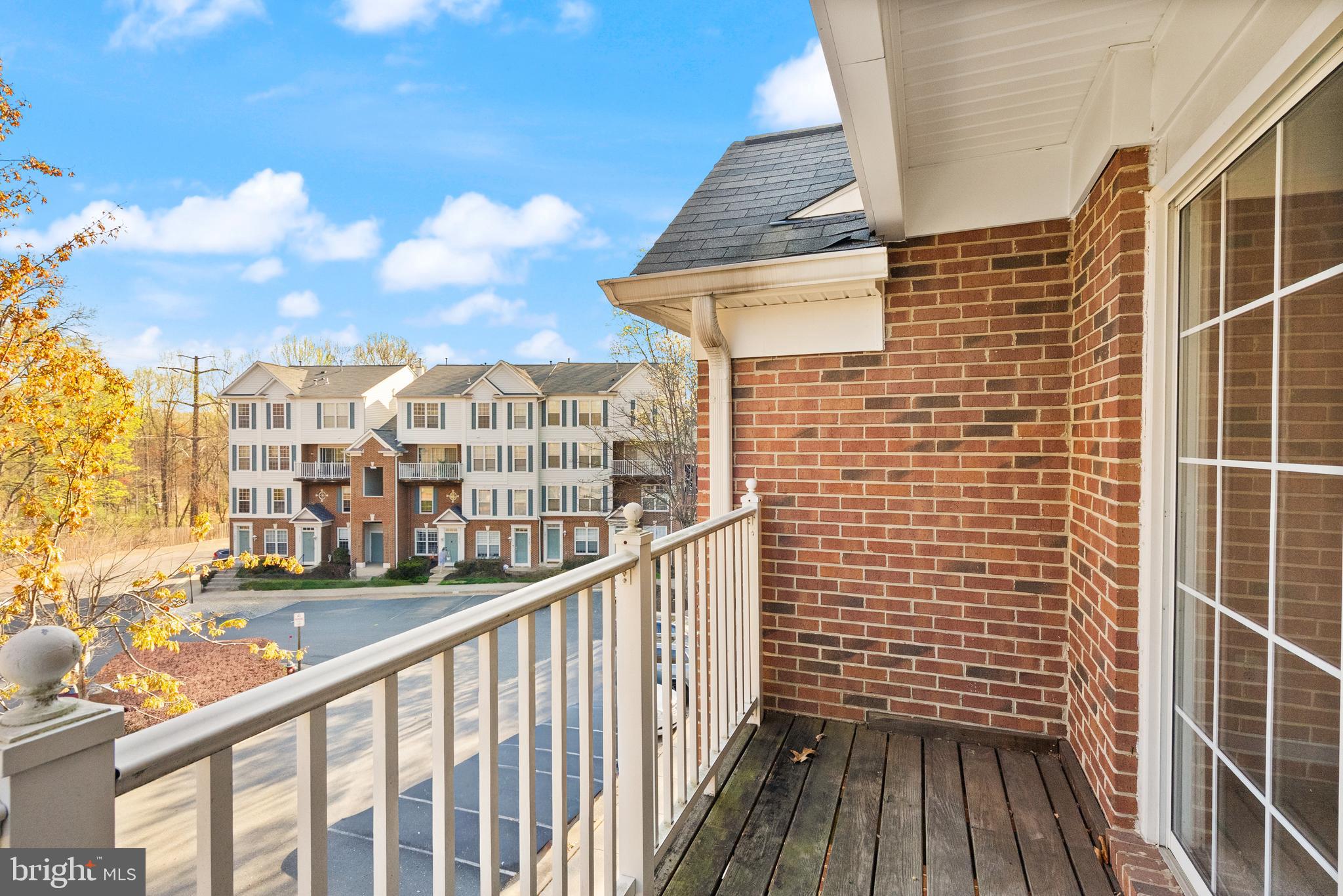 FAIR LAKES - Residential