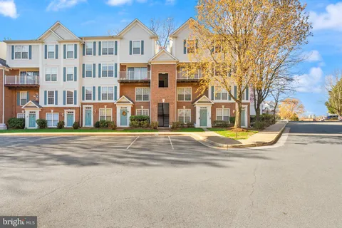 12739 Fair Crest Court Unit 301, Fairfax, VA MLS: VAFX2299948