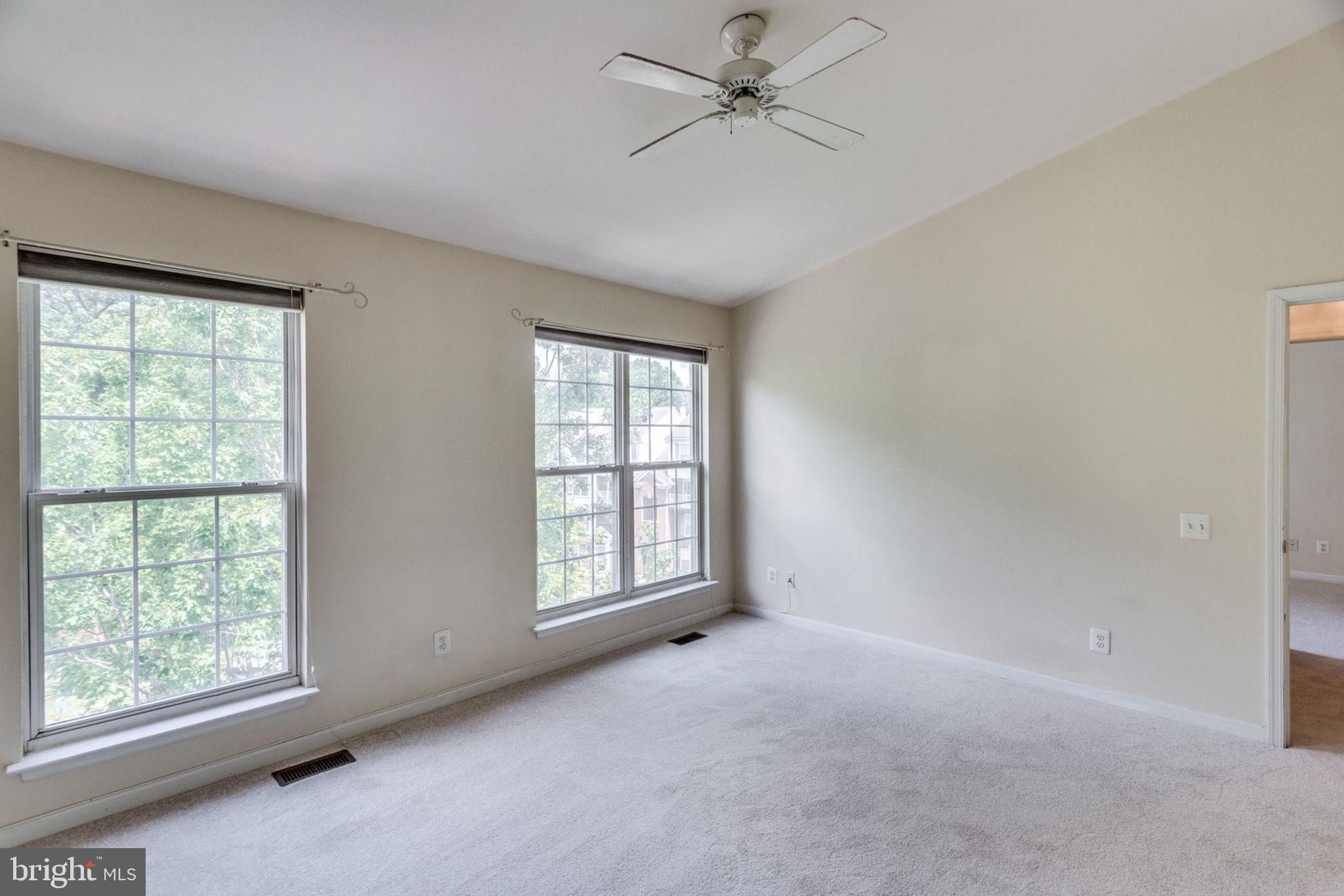 FAIR LAKES - Residential