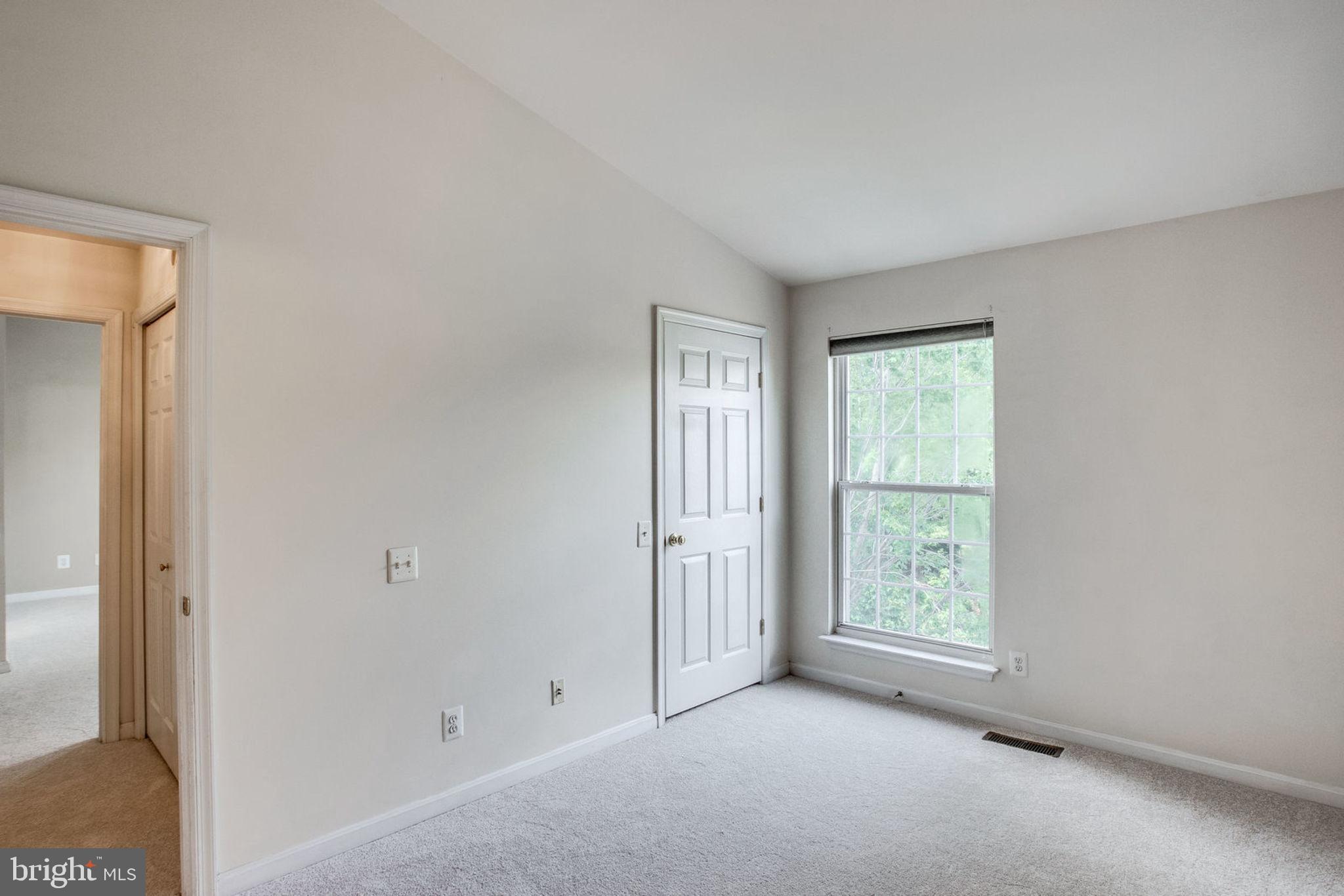 FAIR LAKES - Residential