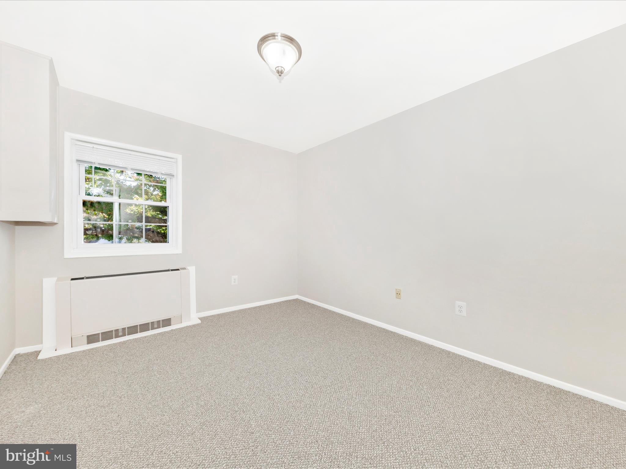 MONTPELIER VILLAGE - Residential Lease